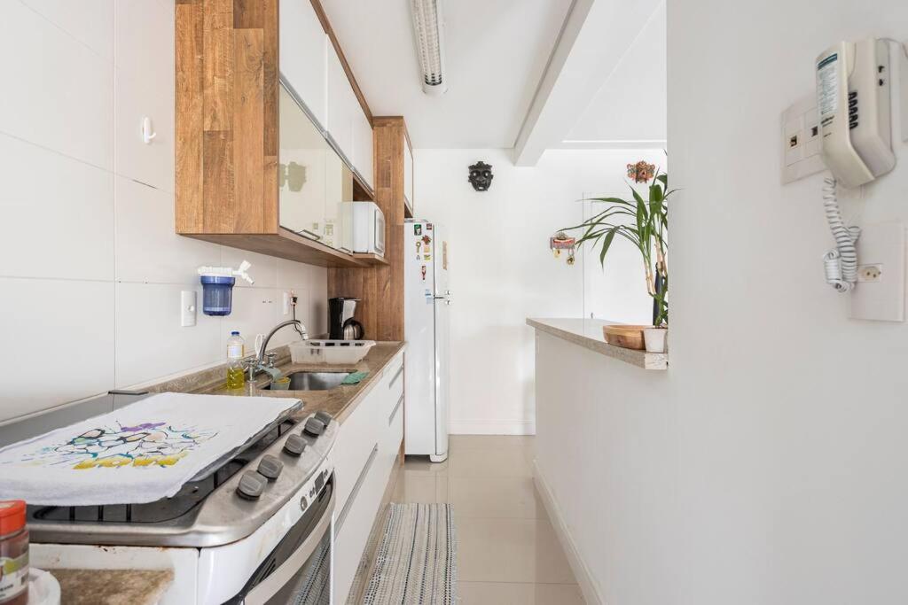 Apartamento acesso privado a praia