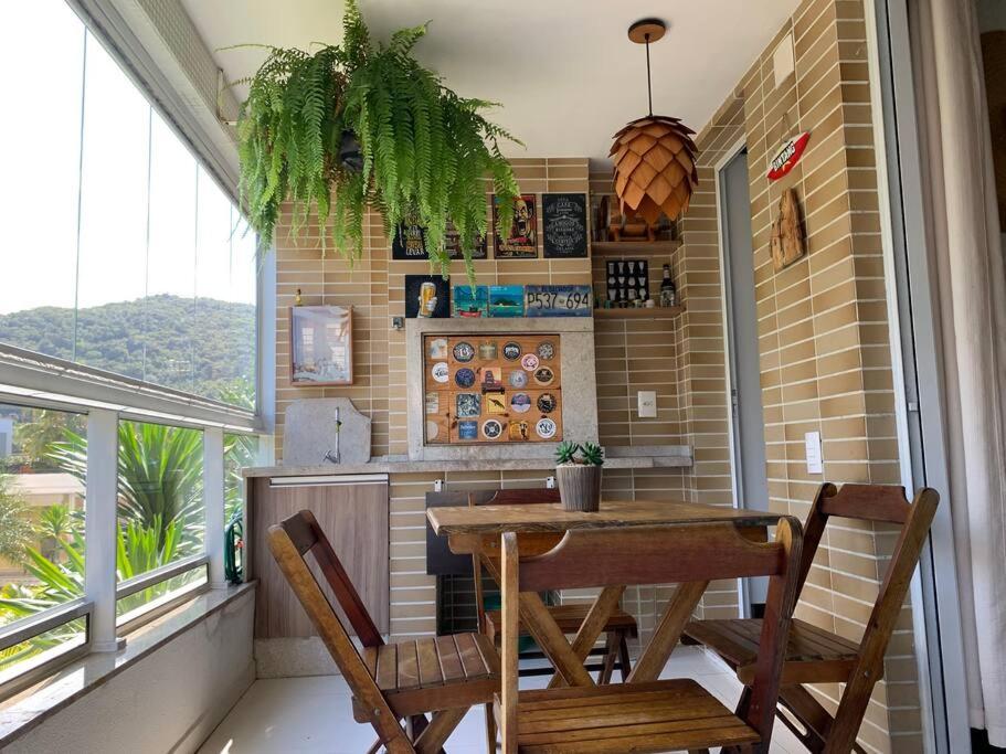 Apartamento acesso privado a praia