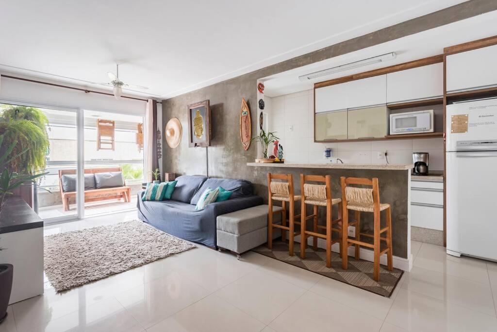Apartamento acesso privado a praia