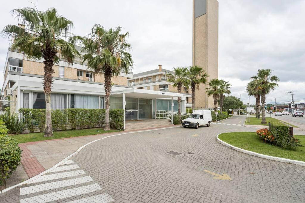 Apartamento acesso privado a praia