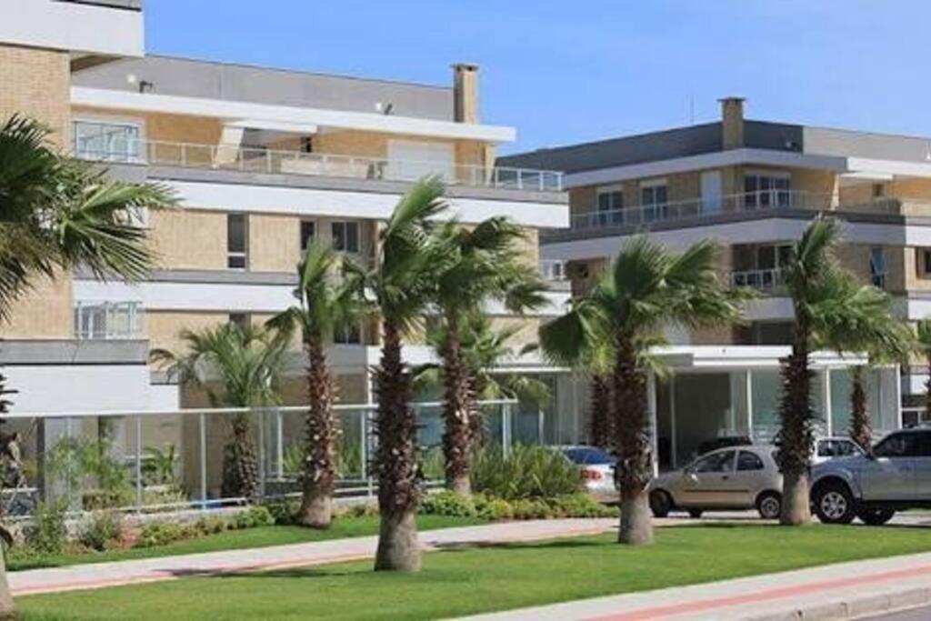 Apartamento acesso privado a praia