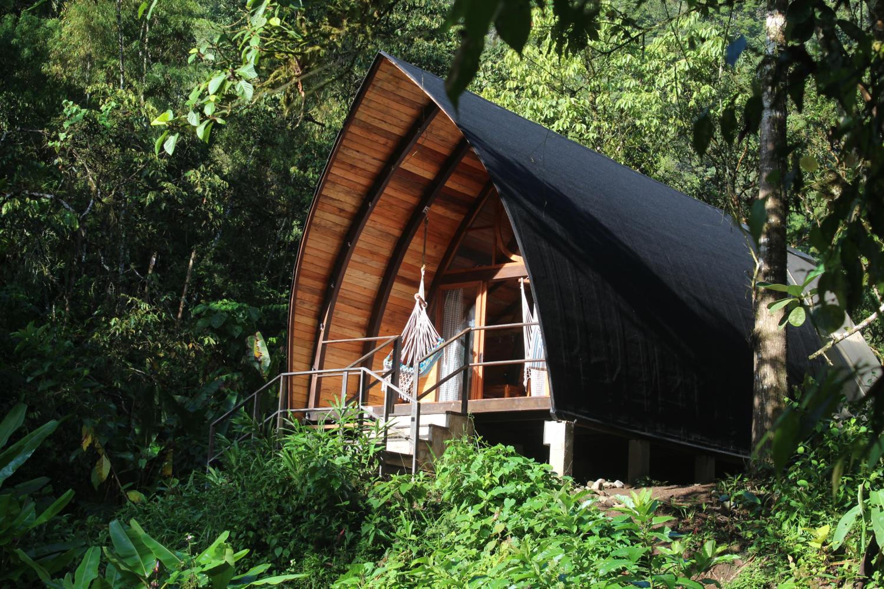 Sacha Urco Lodge -Private Cloud Forest Reserve in Mindo- 4x4 recommended March-April