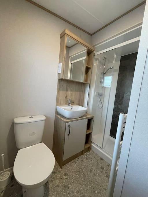 Cornwall Holiday Cabin with Hot tub & Sea view view 3