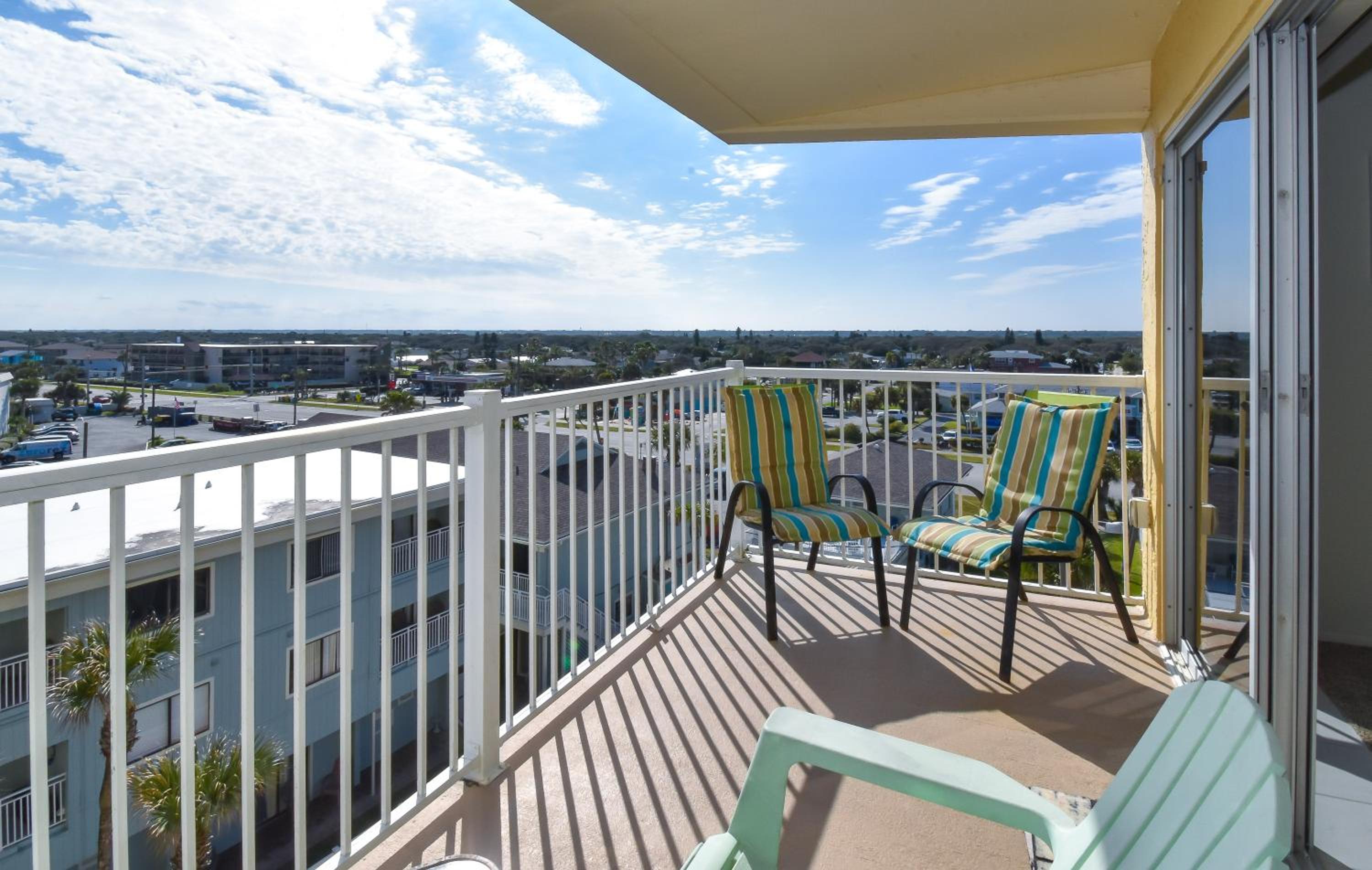 PT608 - Family Friendly Beachfront 22 condo - Walk to shoppingdining view 4