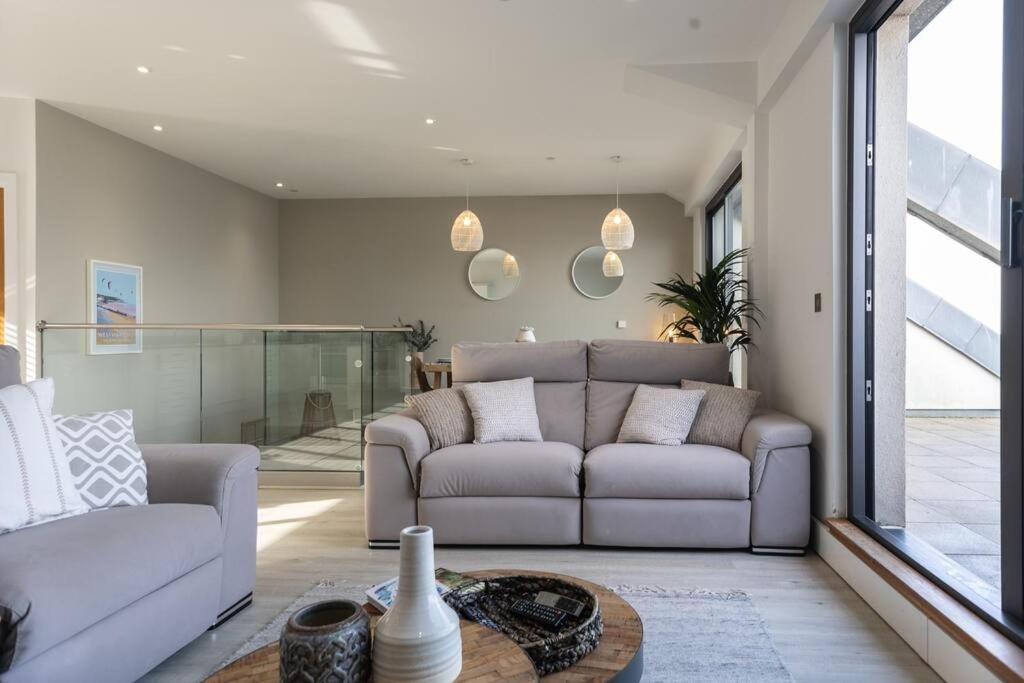 Apartment 25 ~ Nassu Court view 3