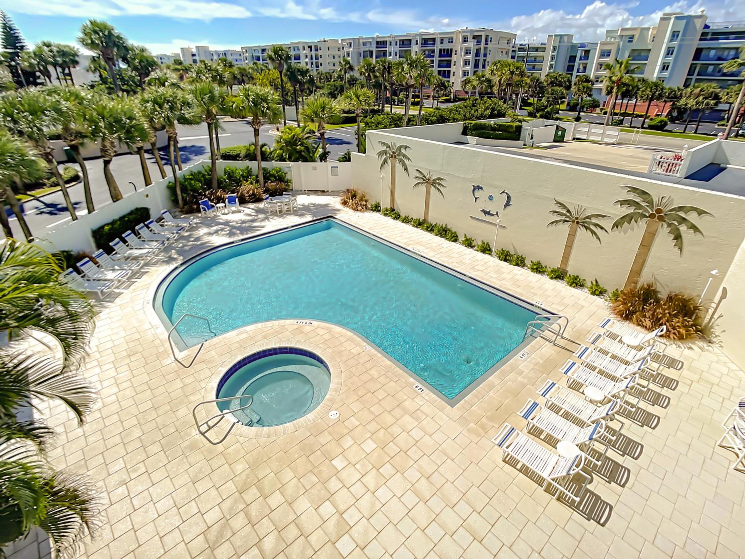 Beachfront Seascape Towers 226 ~ 1 Ocean view balcony 2 Overlooking Pool view 2