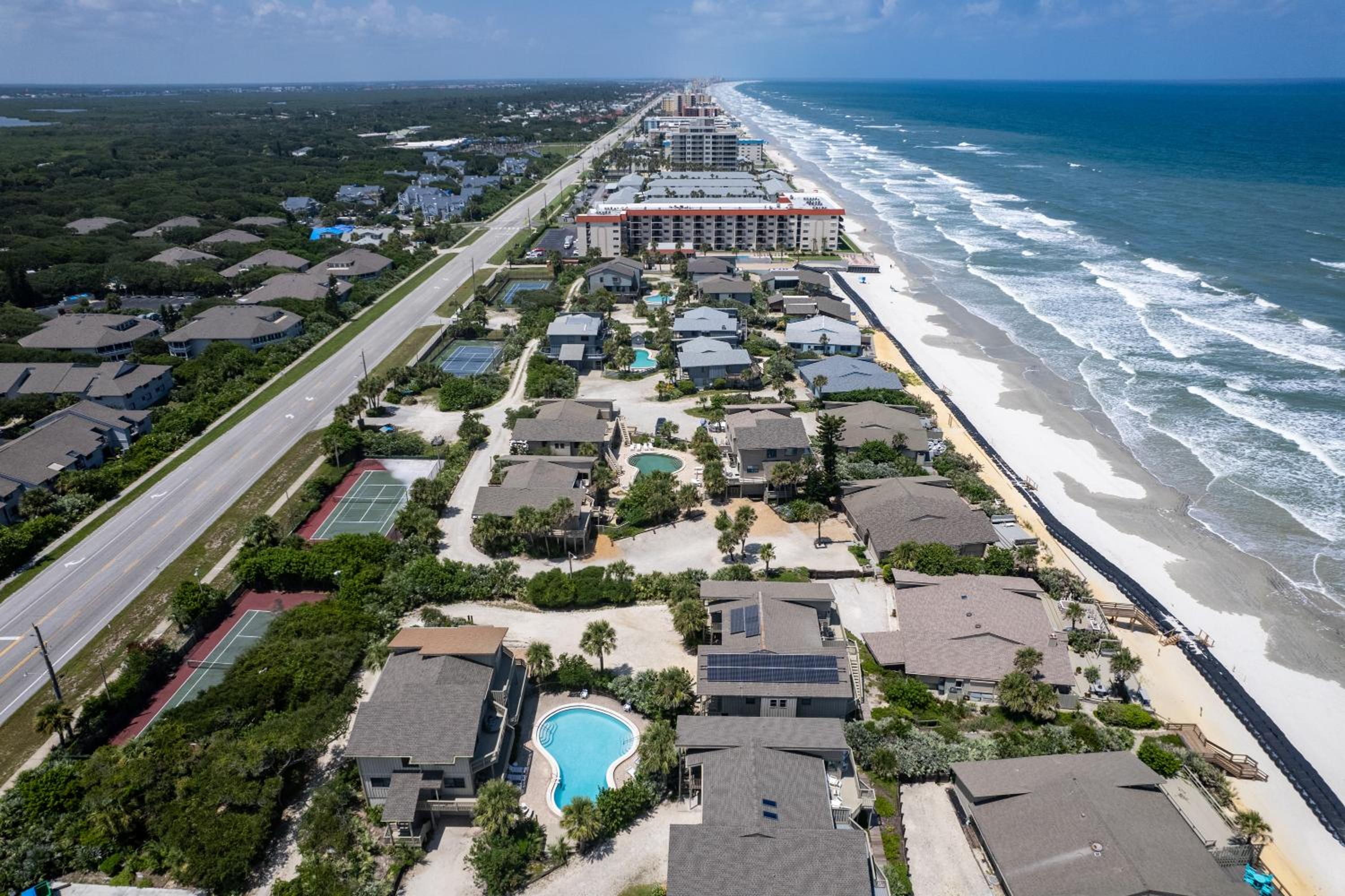 Sunny Daze Sea Dunes Townhome - Pool - Green Turtle B6 Down