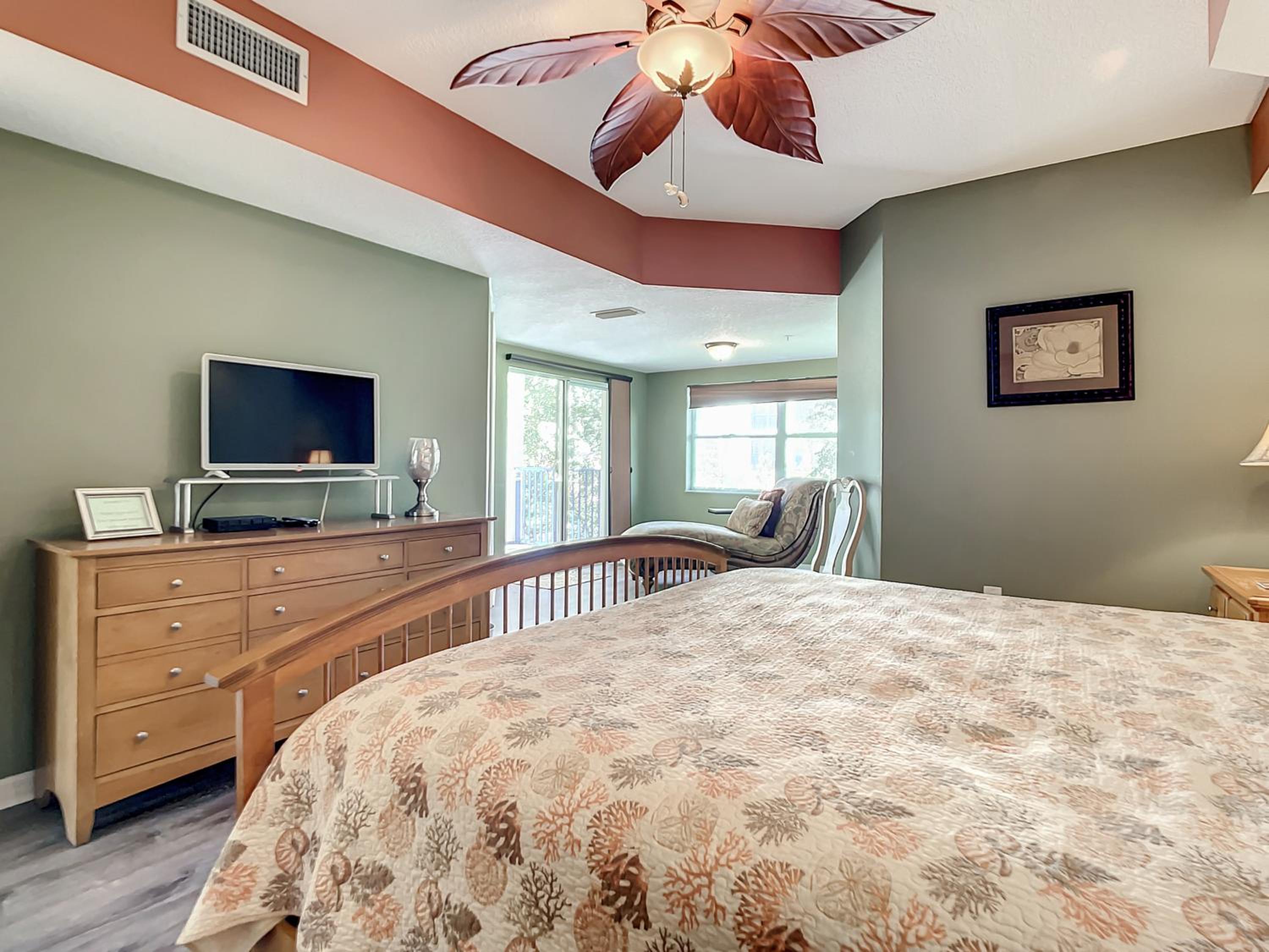 Gorgeous Oceanwalk Condo on the corner with superb views of the ocean. OW1-201