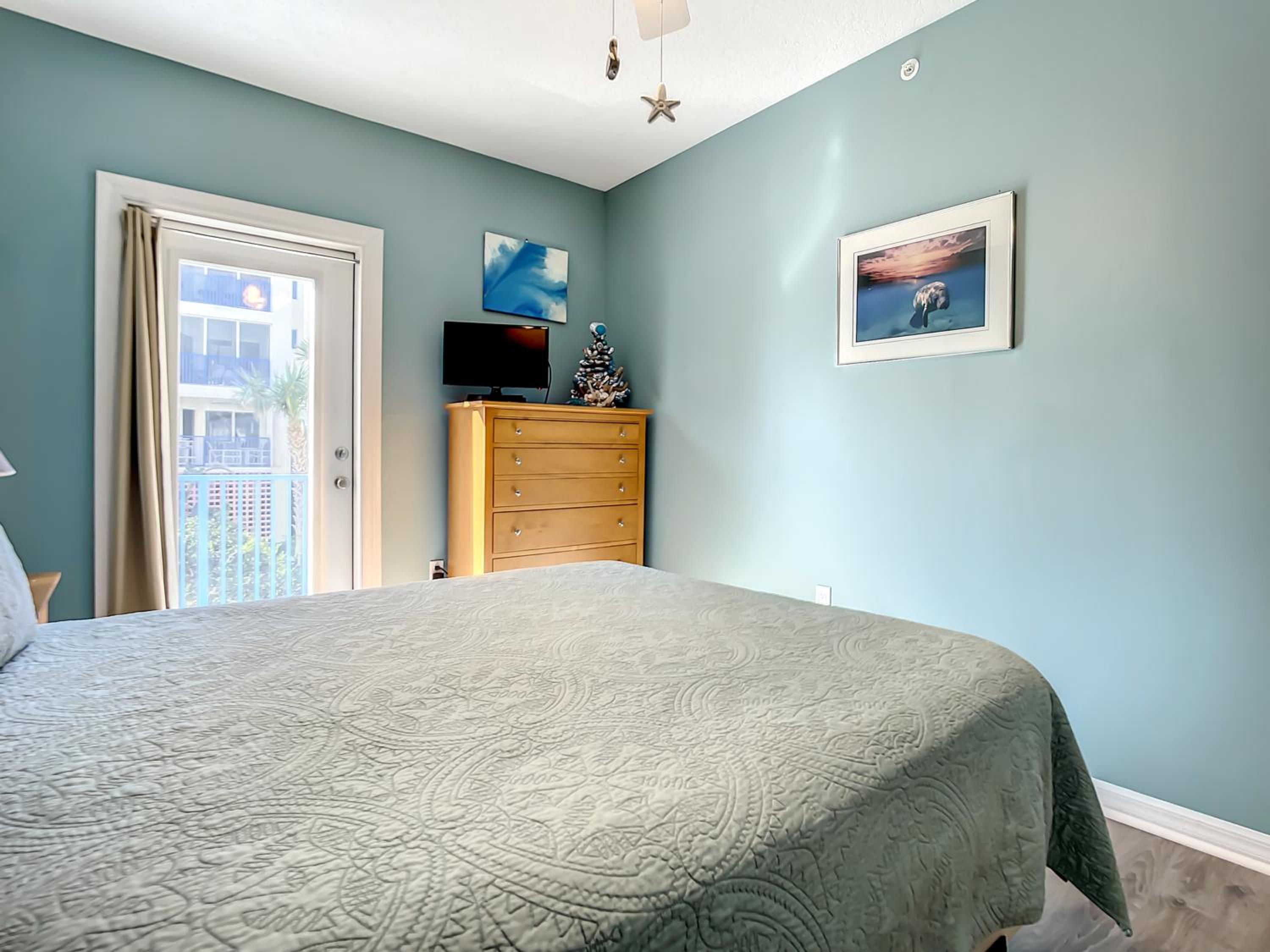 Gorgeous Oceanwalk Condo on the corner with superb views of the ocean. OW1-201