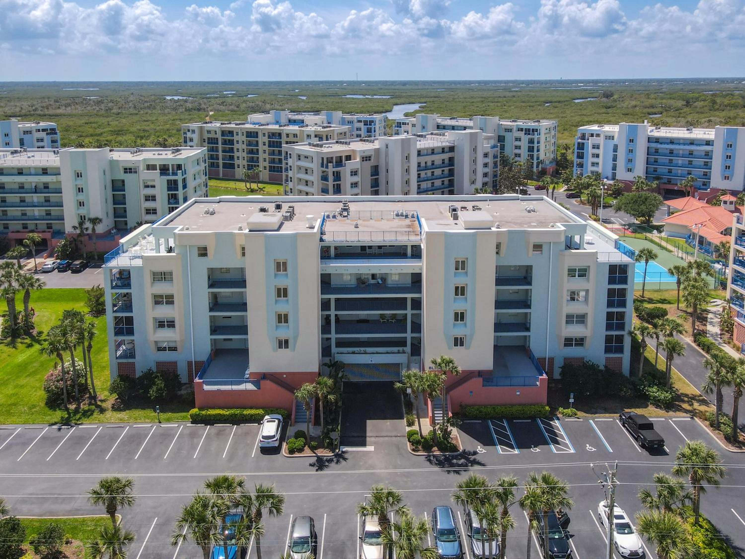 Gorgeous Oceanwalk Condo on the corner with superb views of the ocean. OW1-201
