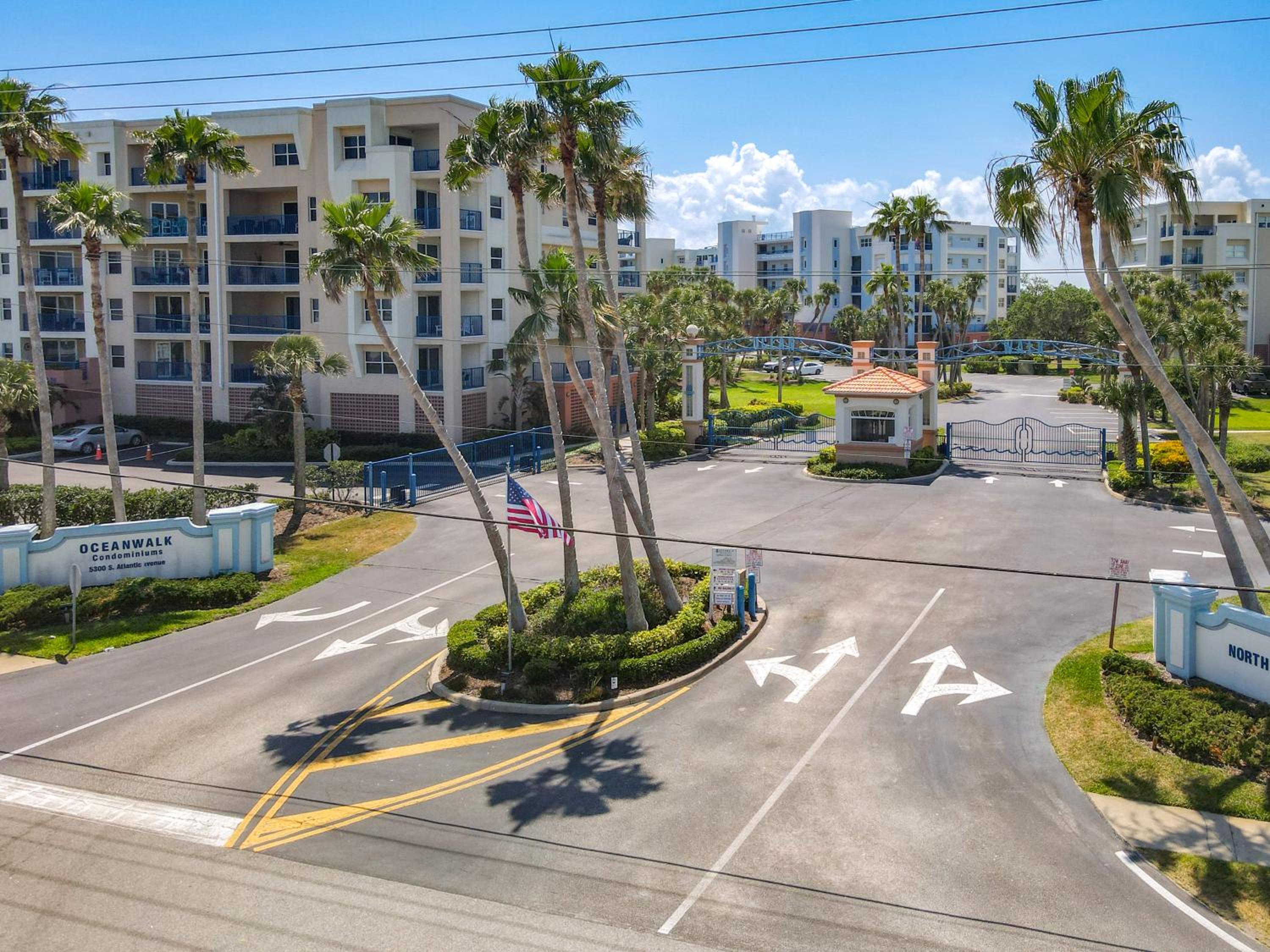 Gorgeous Oceanwalk Condo on the corner with superb views of the ocean. OW1-201