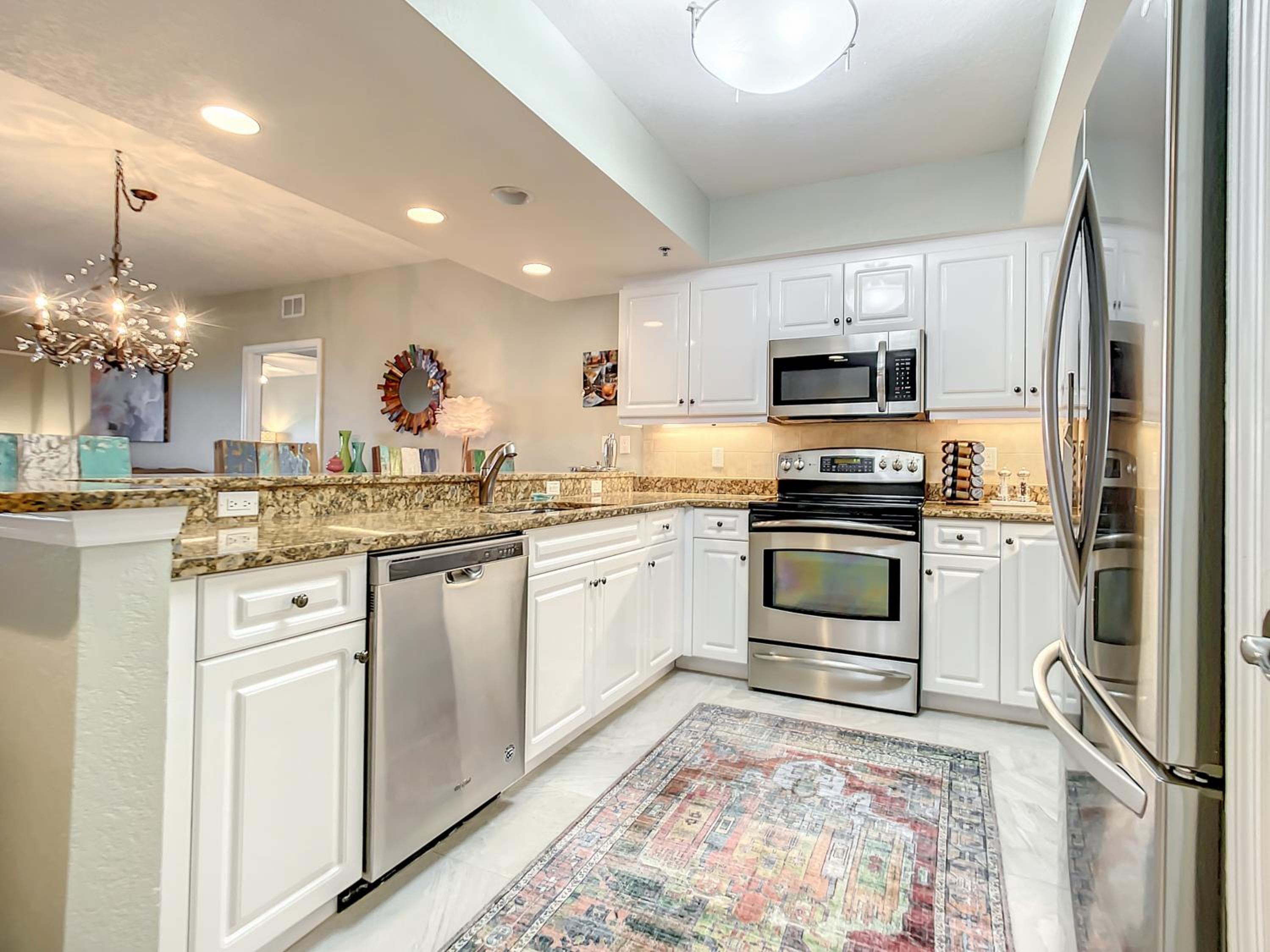 Oceanwalk Jr. Penthouse - Close to Pool Beach Access OW14-604 view 3