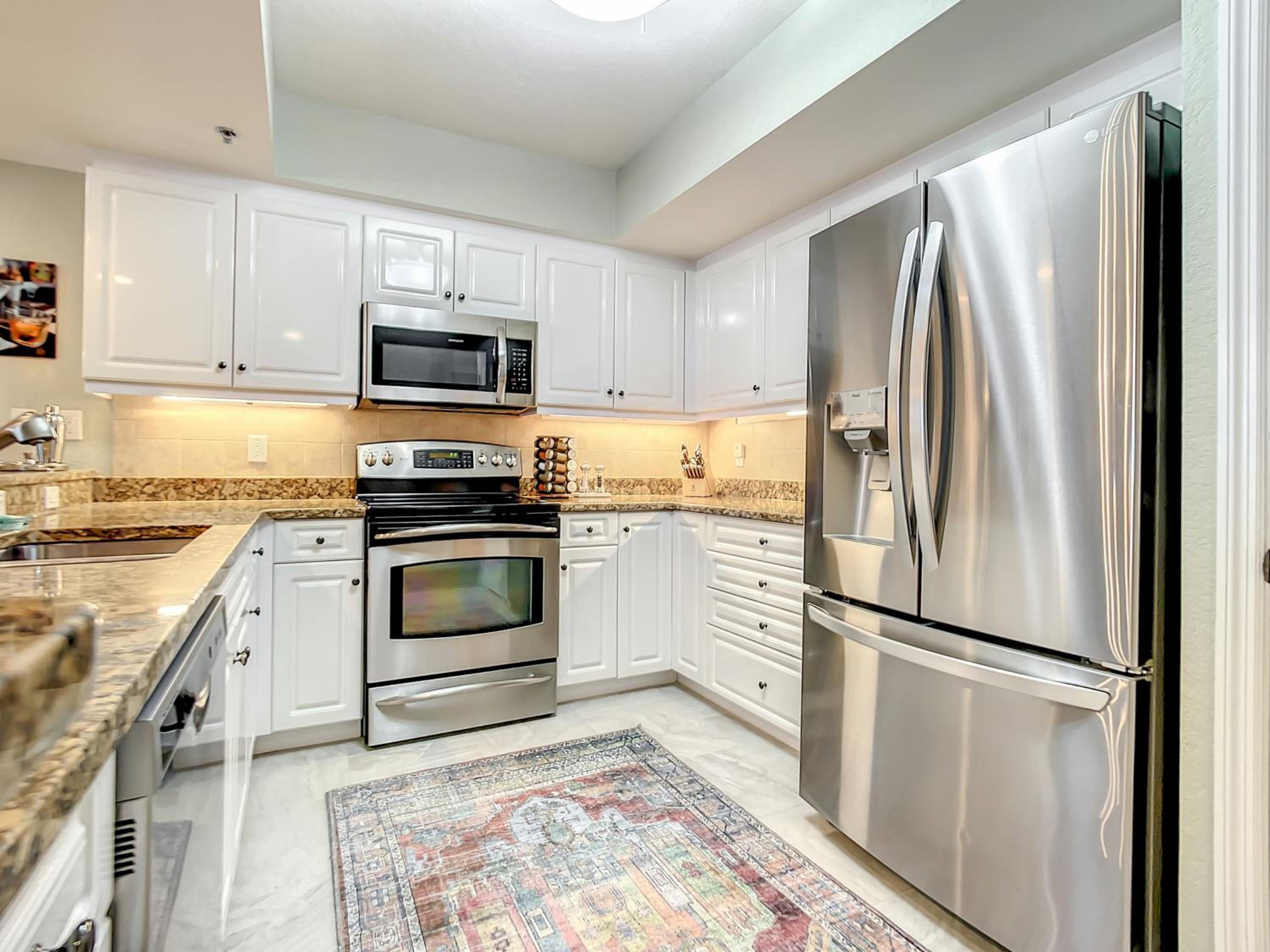 Oceanwalk Jr. Penthouse - Close to Pool Beach Access OW14-604 view 4