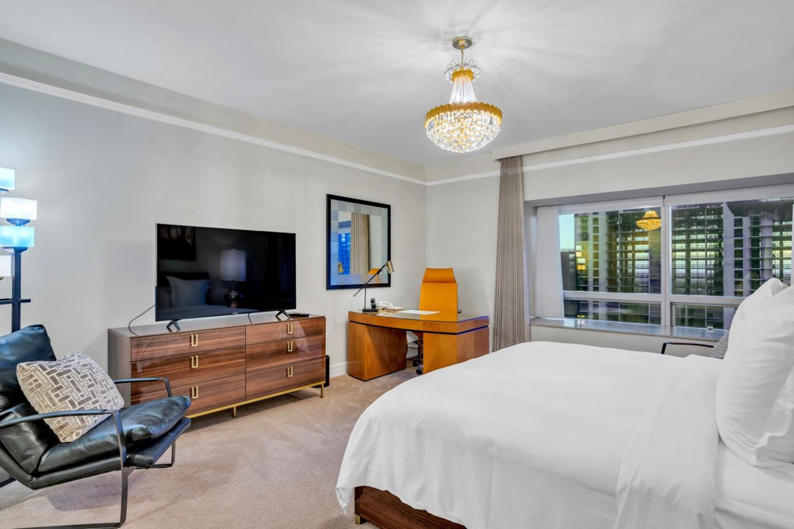 2 Bedroom OR King Studio Suites Four Seasons Hotel Miami Free Wi-Fi & Free Parking