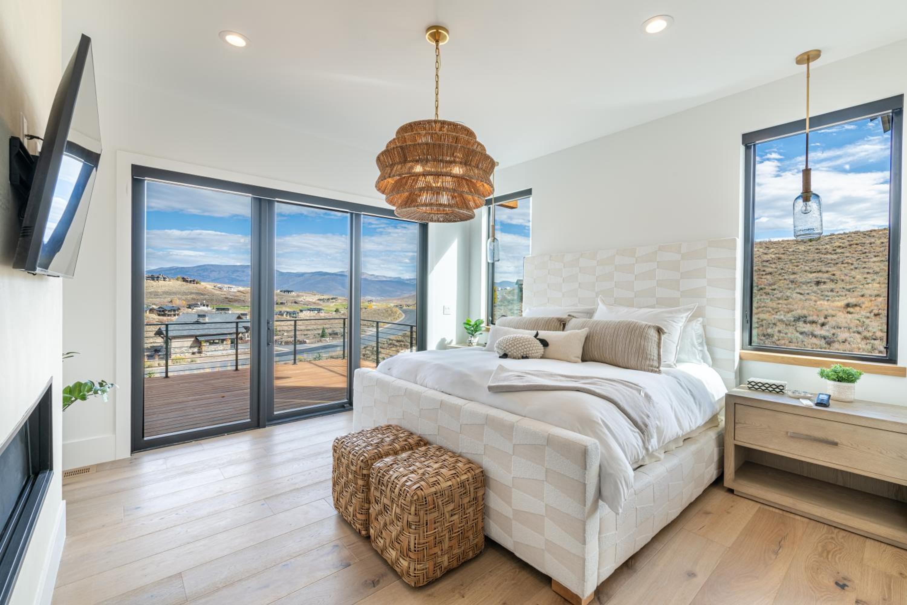 Impressive Tuhaye Home with Hot Tub, Pool Table, and Sweeping Mountain Views