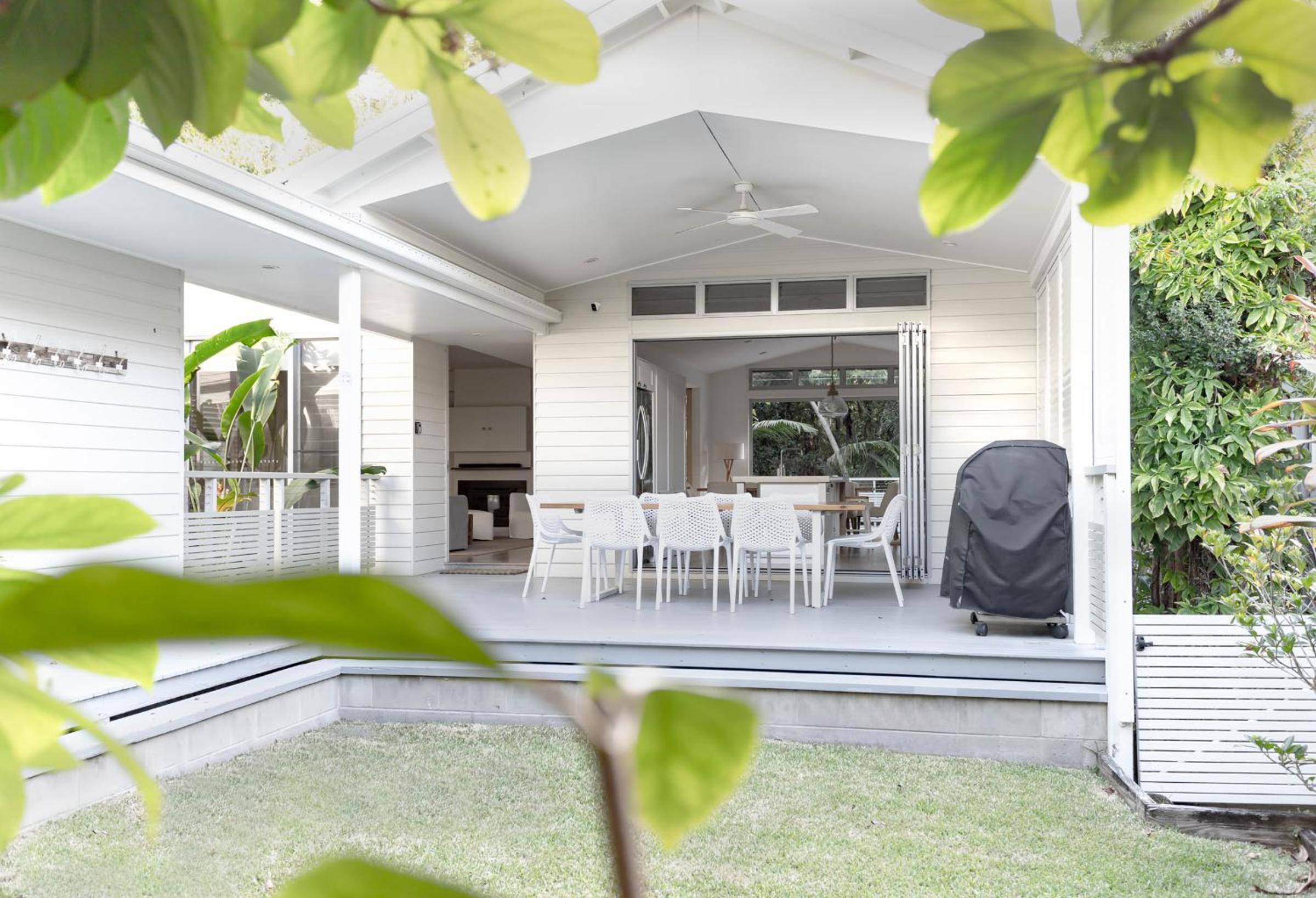 Indigo Blue - 600m to beach, pet by approval