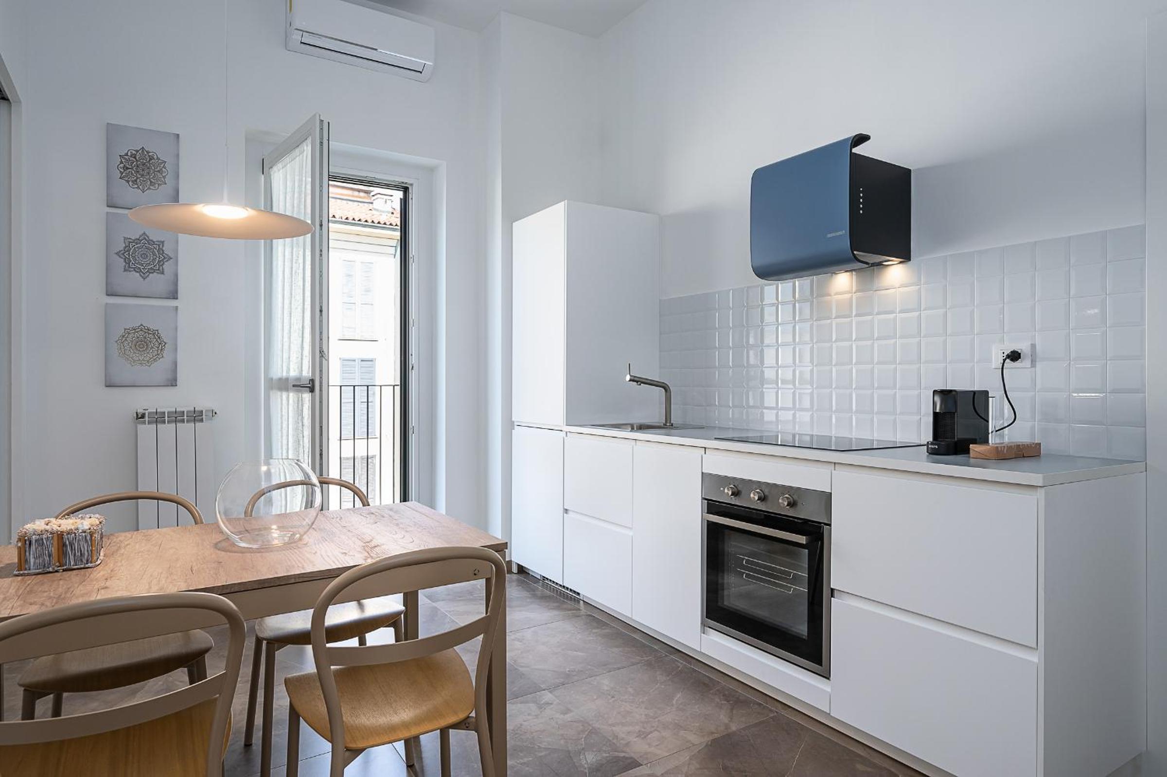 Modern Apartment in Navigli-Near Darsena & Bocconi photo 3