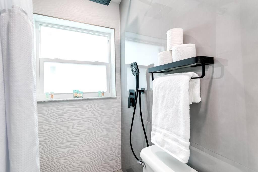 Coral Way Studio in quiet area Fast Internet Shen 1