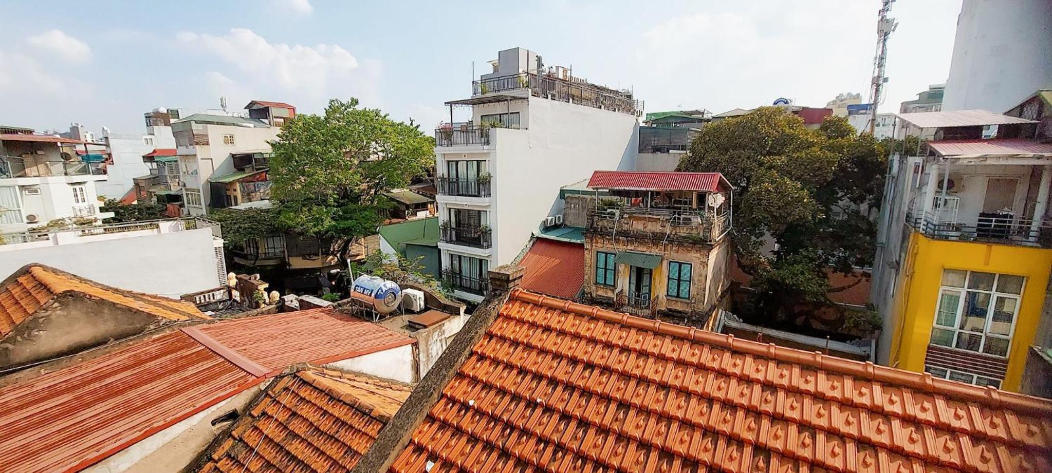 4 Bed Rooms with Kitchen for 11 guests Family-friendly Home in Hanoi Old Quarter
