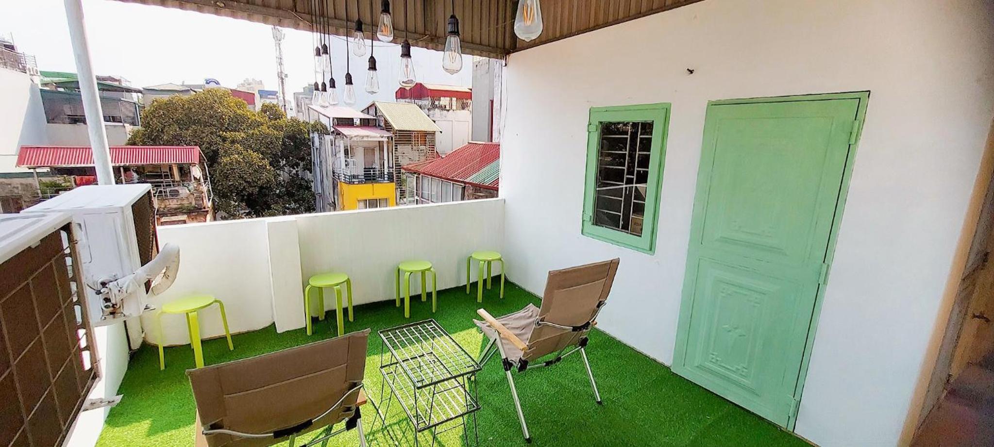 4 Bed Rooms with Kitchen for 11 guests Family-friendly Home in Hanoi Old Quarter
