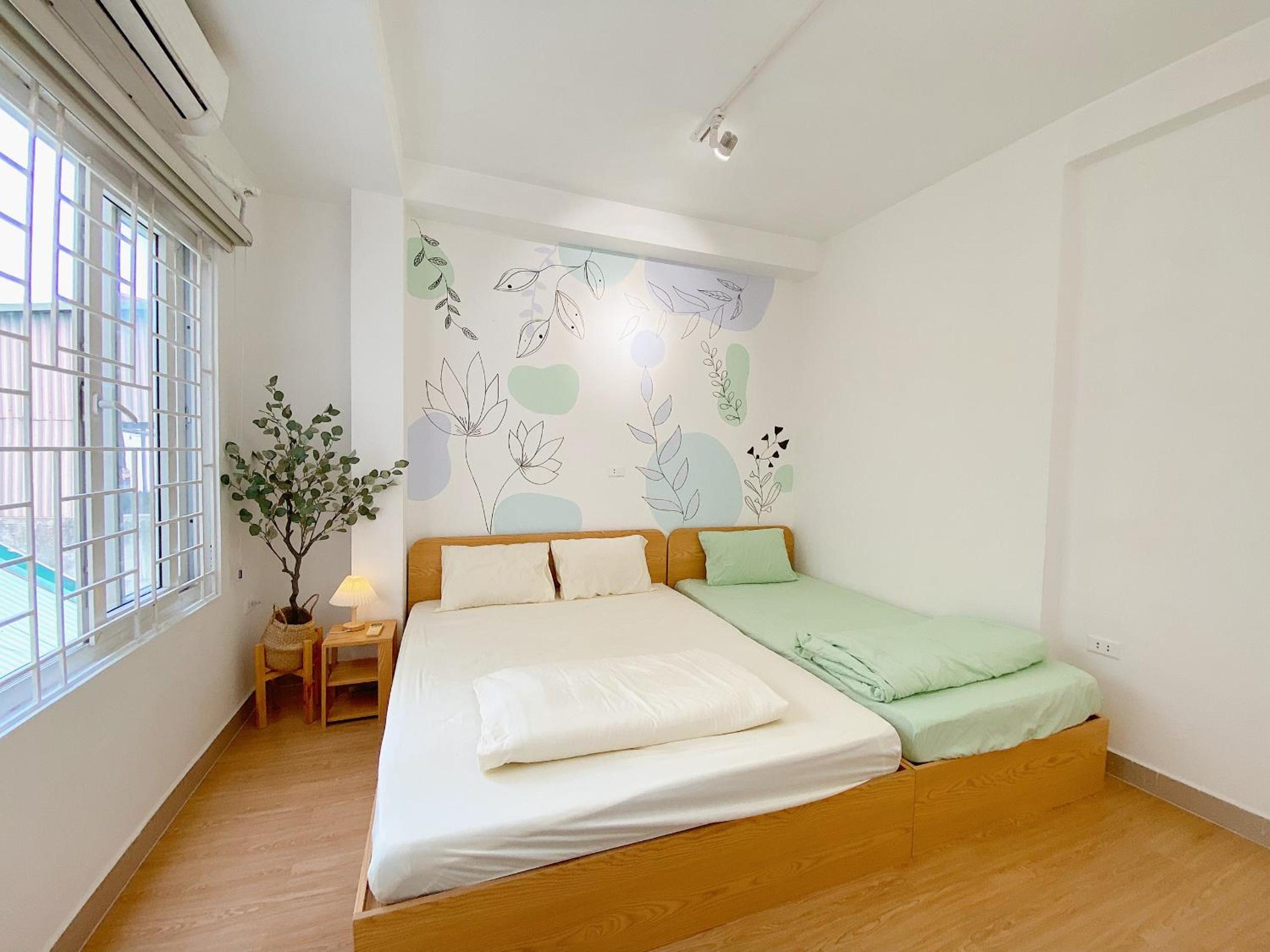4 Bed Rooms with Kitchen for 11 guests Family-friendly Home in Hanoi Old Quarter