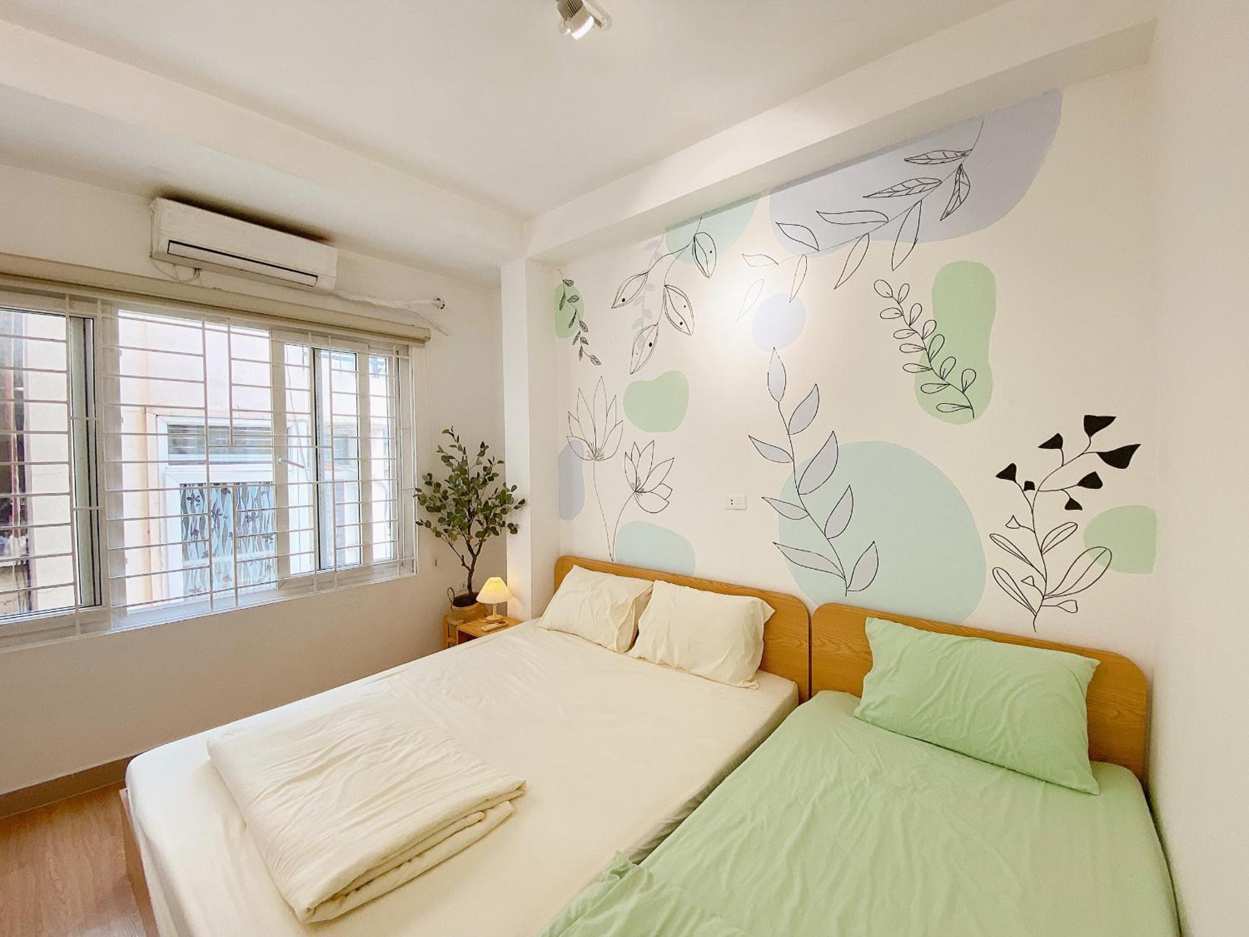 4 Bed Rooms with Kitchen for 11 guests Family-friendly Home in Hanoi Old Quarter