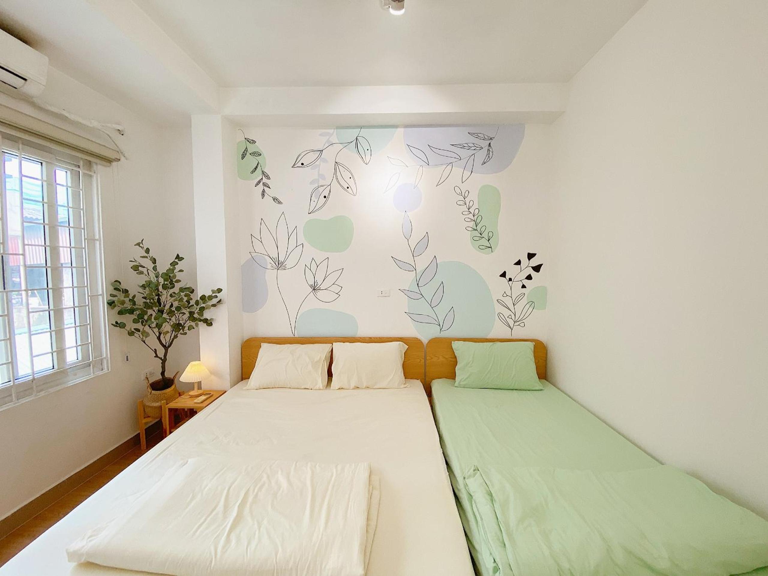 4 Bed Rooms with Kitchen for 11 guests Family-friendly Home in Hanoi Old Quarter