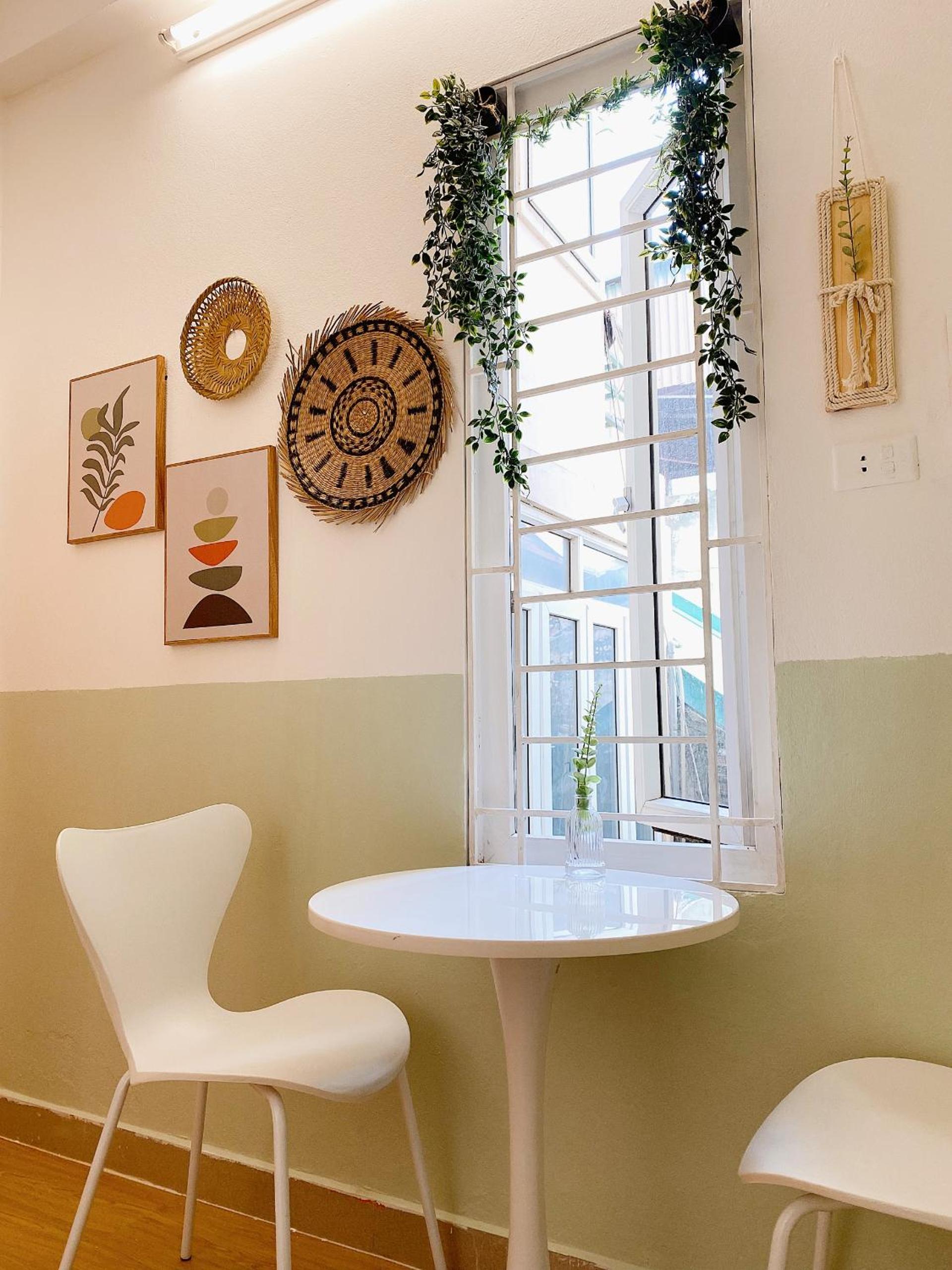 4 Bed Rooms with Kitchen for 11 guests Family-friendly Home in Hanoi Old Quarter