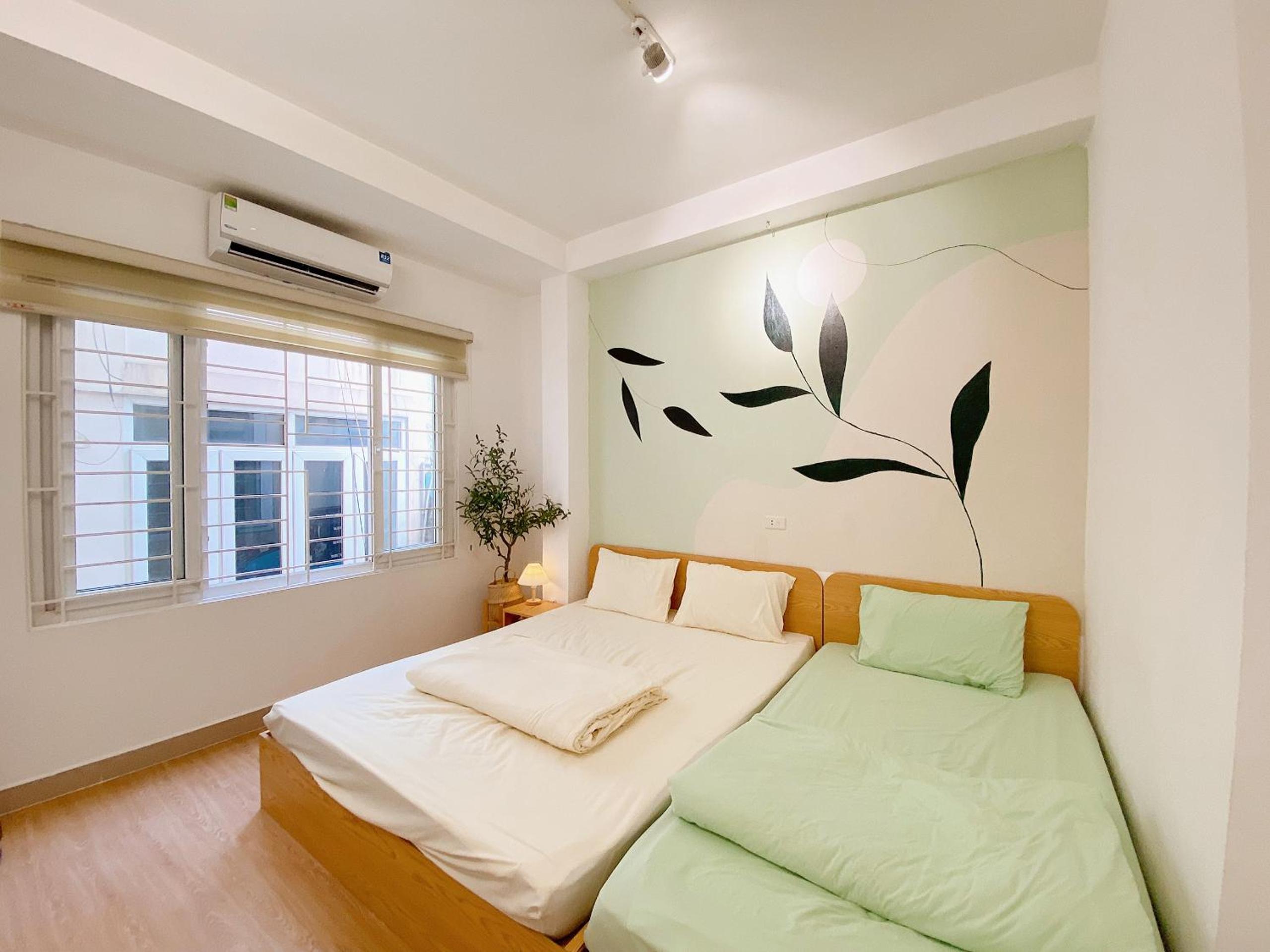 4 Bed Rooms with Kitchen for 11 guests Family-friendly Home in Hanoi Old Quarter