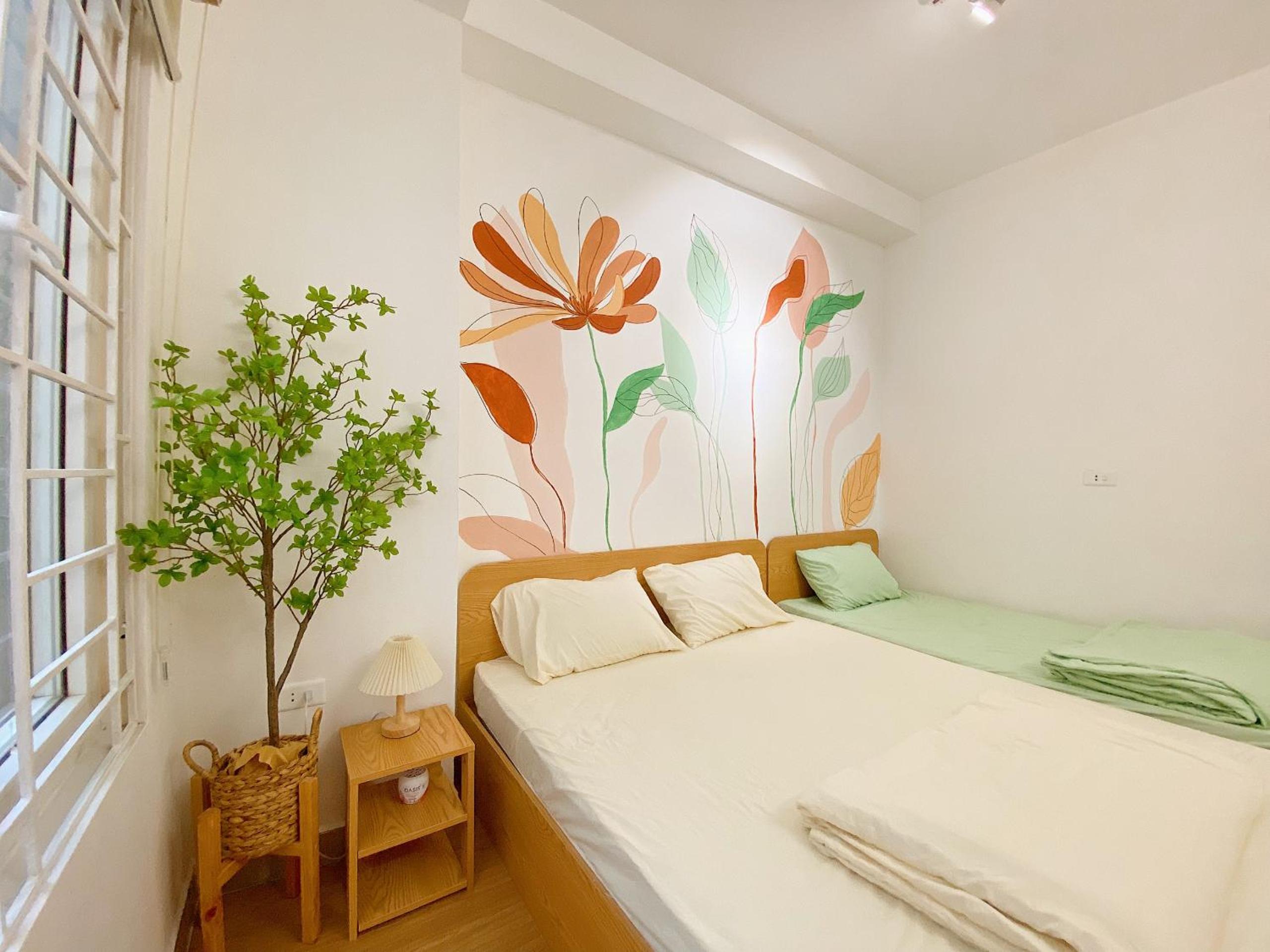 4 Bed Rooms with Kitchen for 11 guests Family-friendly Home in Hanoi Old Quarter