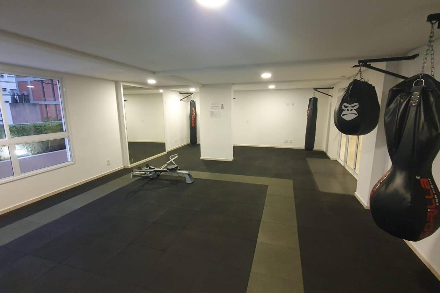 Apto Enseada Guarujá com Terraço Gourmet a 5 minutos da praia