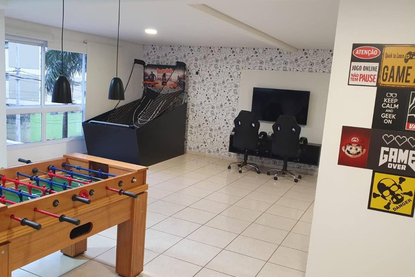 Apto Enseada Guarujá com Terraço Gourmet a 5 minutos da praia