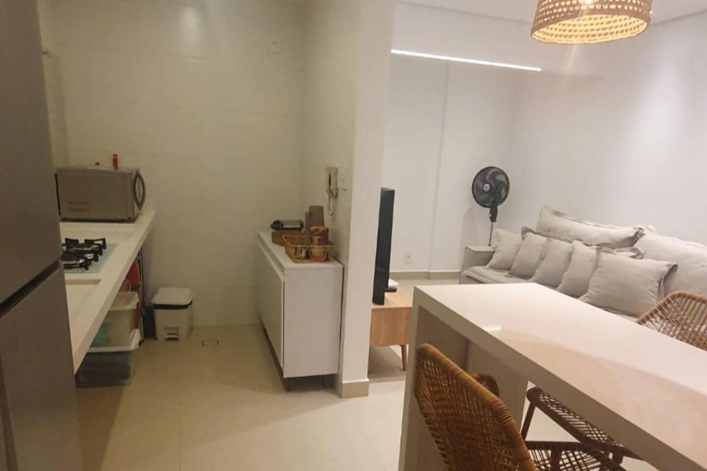 Apto Enseada Guarujá com Terraço Gourmet a 5 minutos da praia