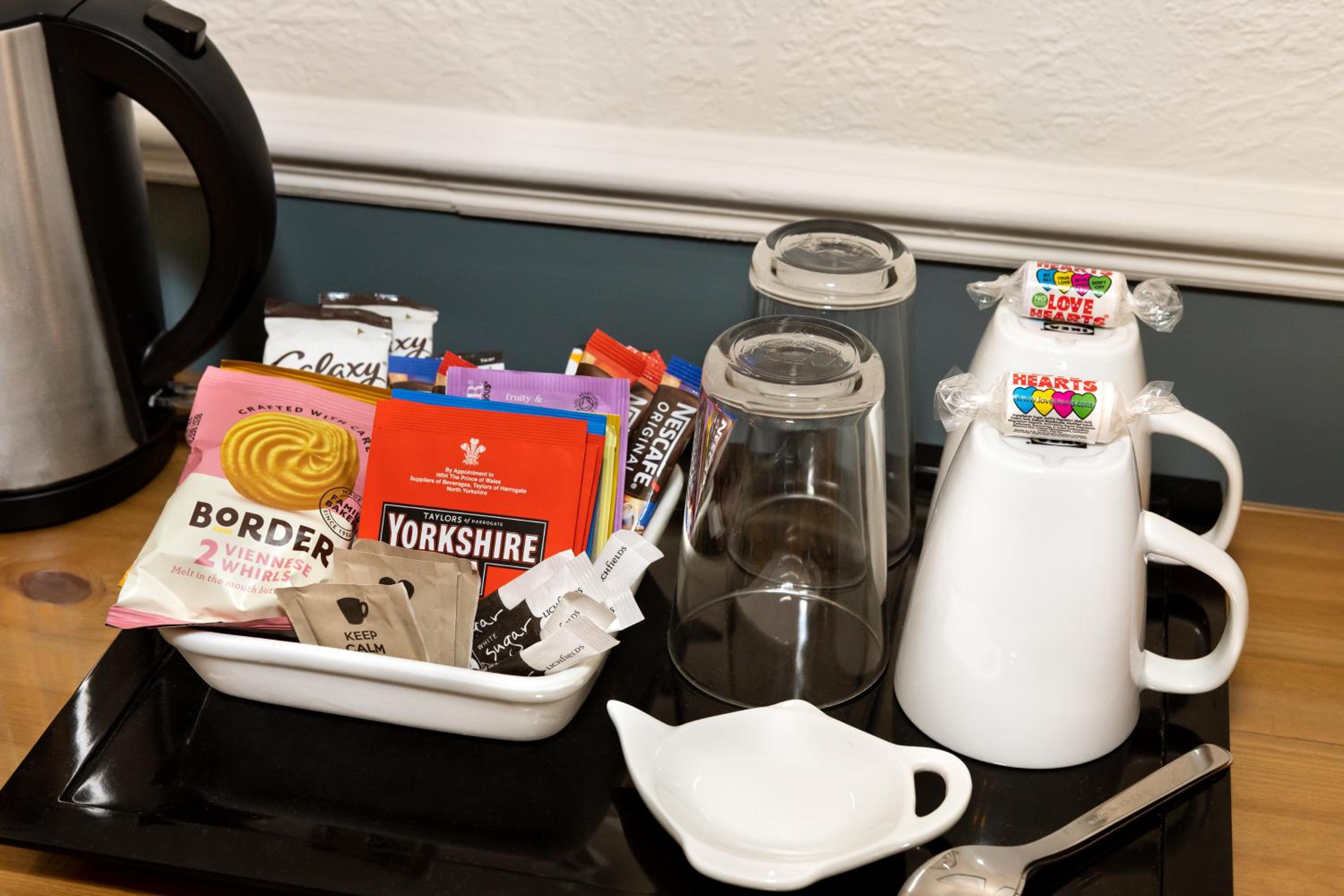 Fountains Guest House - Harrogate Stays with FREE PARKING