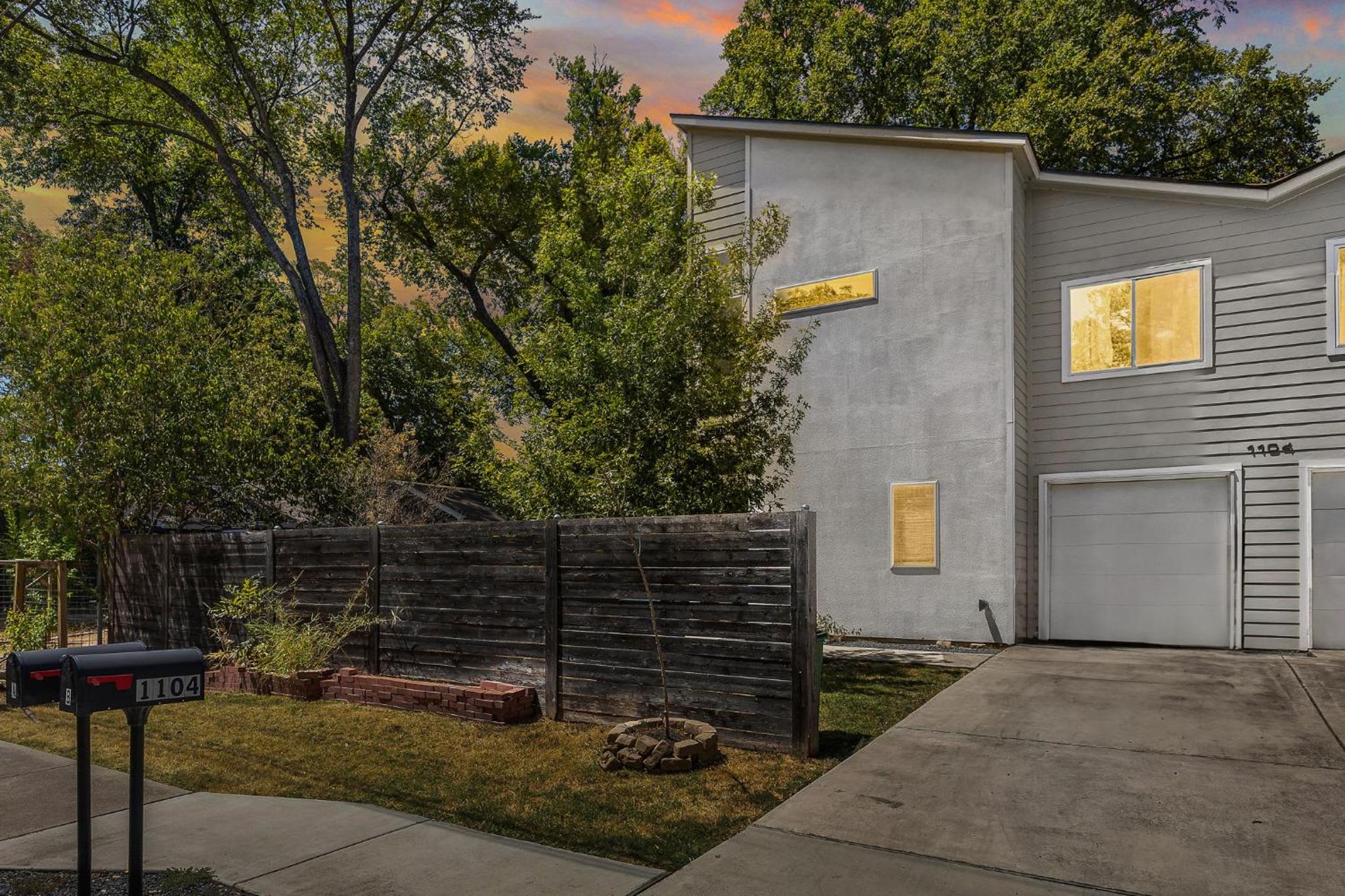 Beautiful 3BR Home 10 Minutes to Downtown by Barclé
