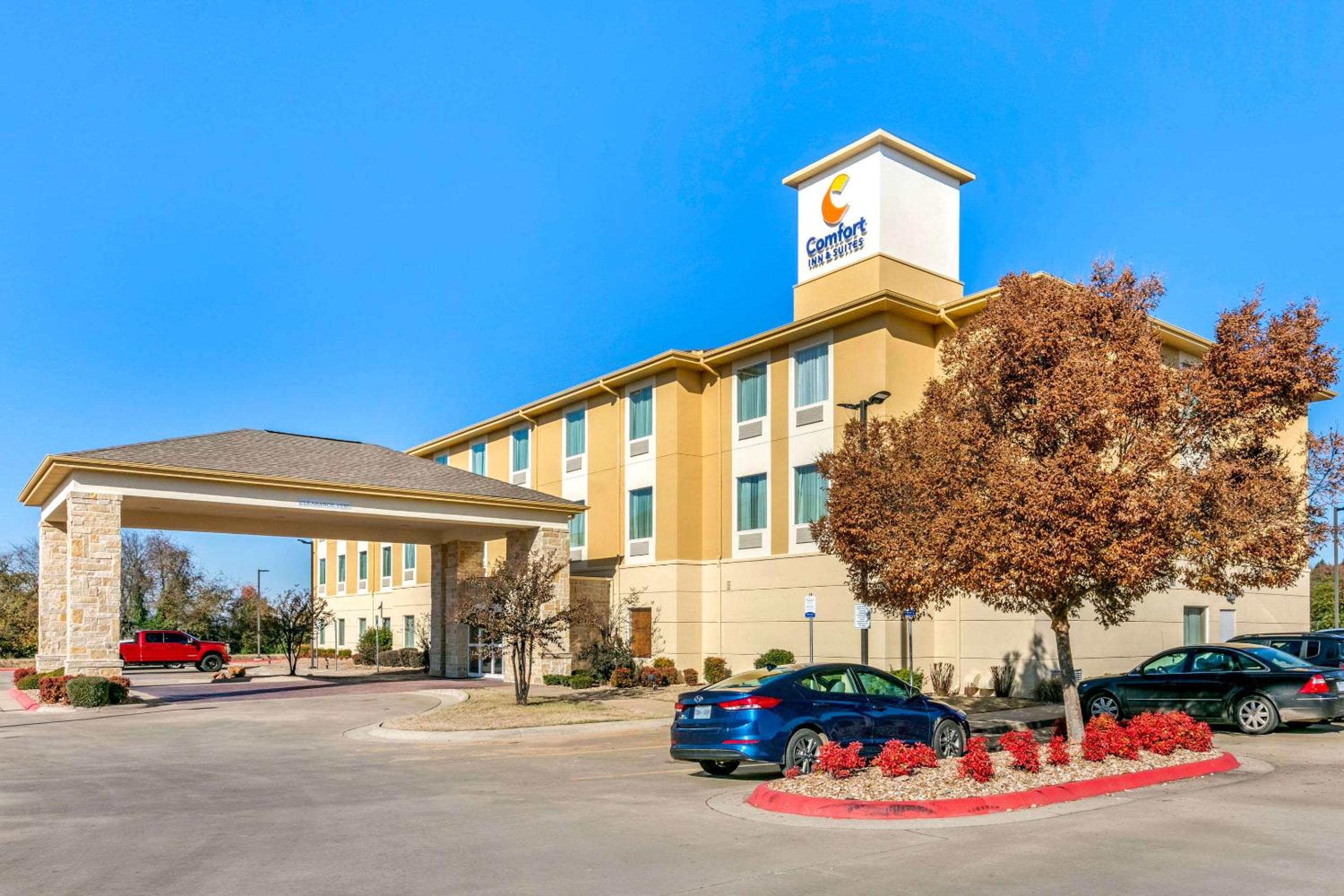 Fort Smith Vacations - Comfort Inn  Suites Van Buren - Fort Smith - Property Image 1