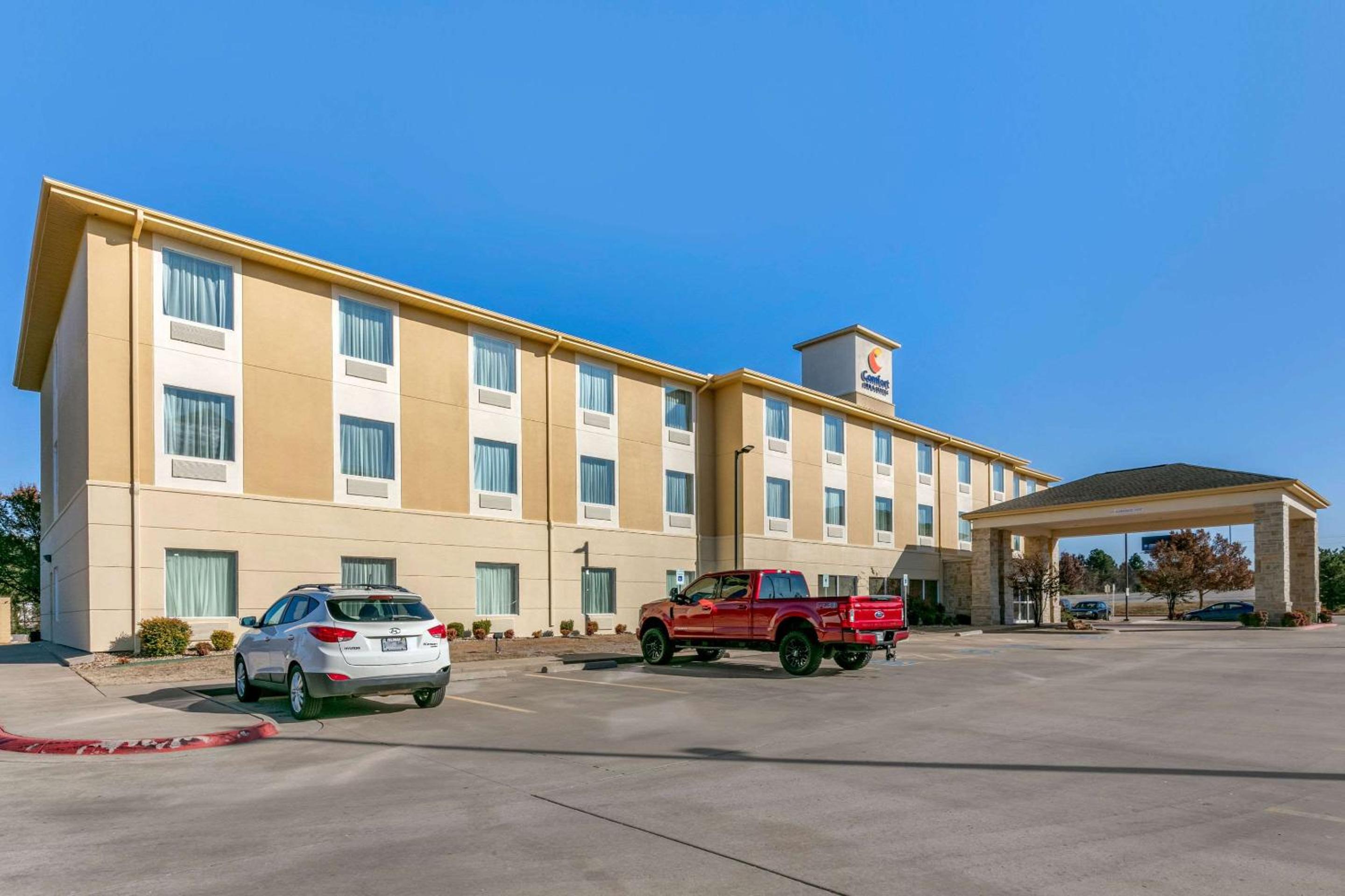 Fort Smith Vacations - Comfort Inn  Suites Van Buren - Fort Smith - Property Image 4