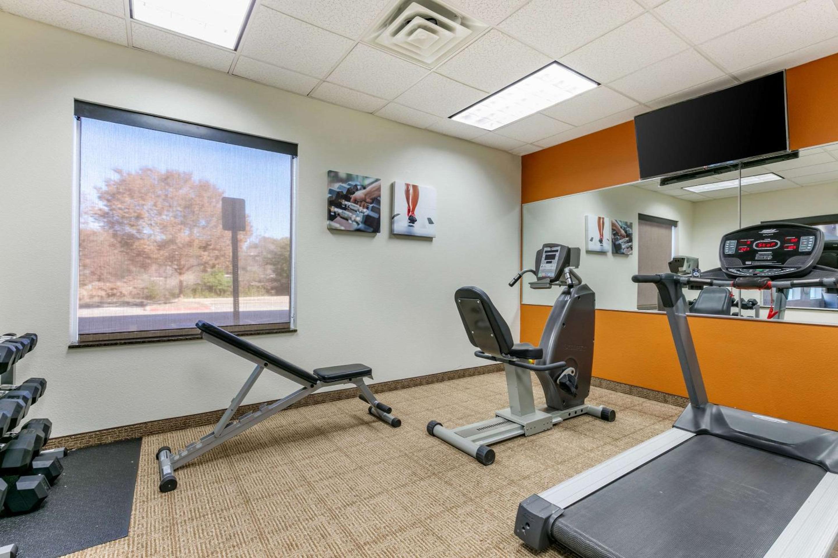 Comfort Inn  Suites Van Buren - Fort Smith - Property Image 1