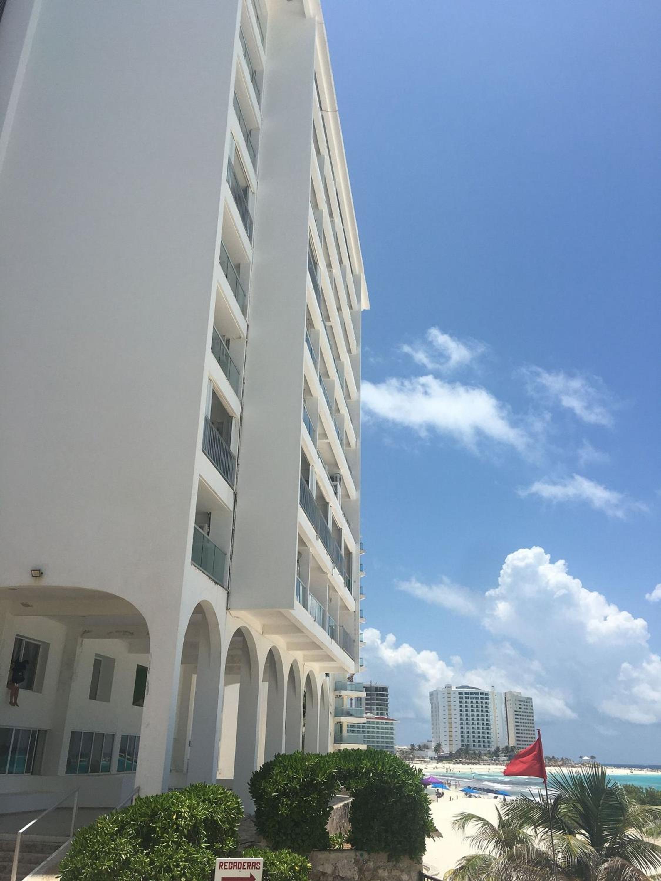 Beautiful Beach Front Pent House in Cancun!!!