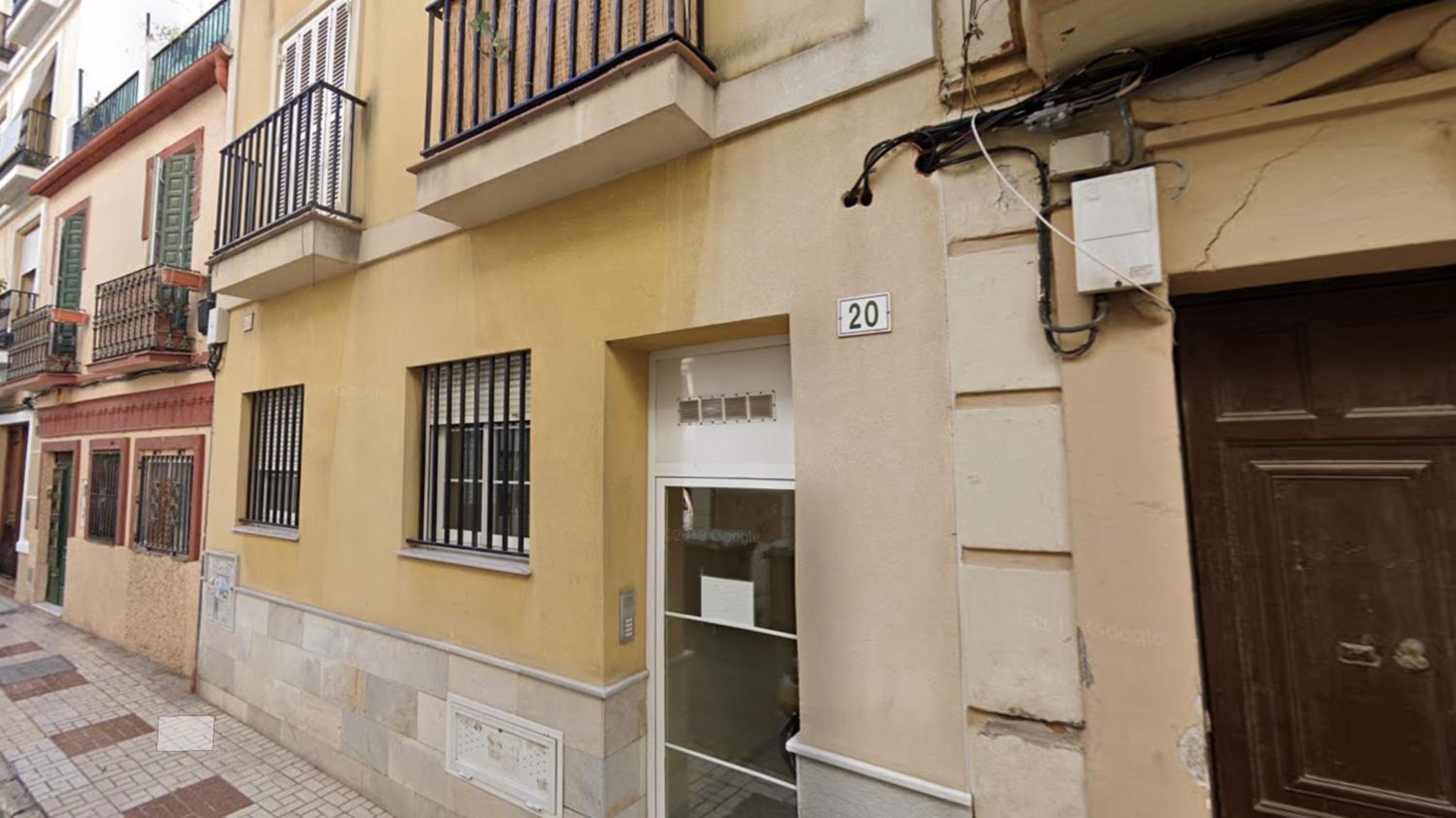 H2M Peña French Balcony, Smart TV & Parking Option