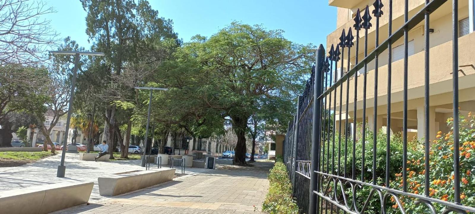 Departamento sobre la costanera