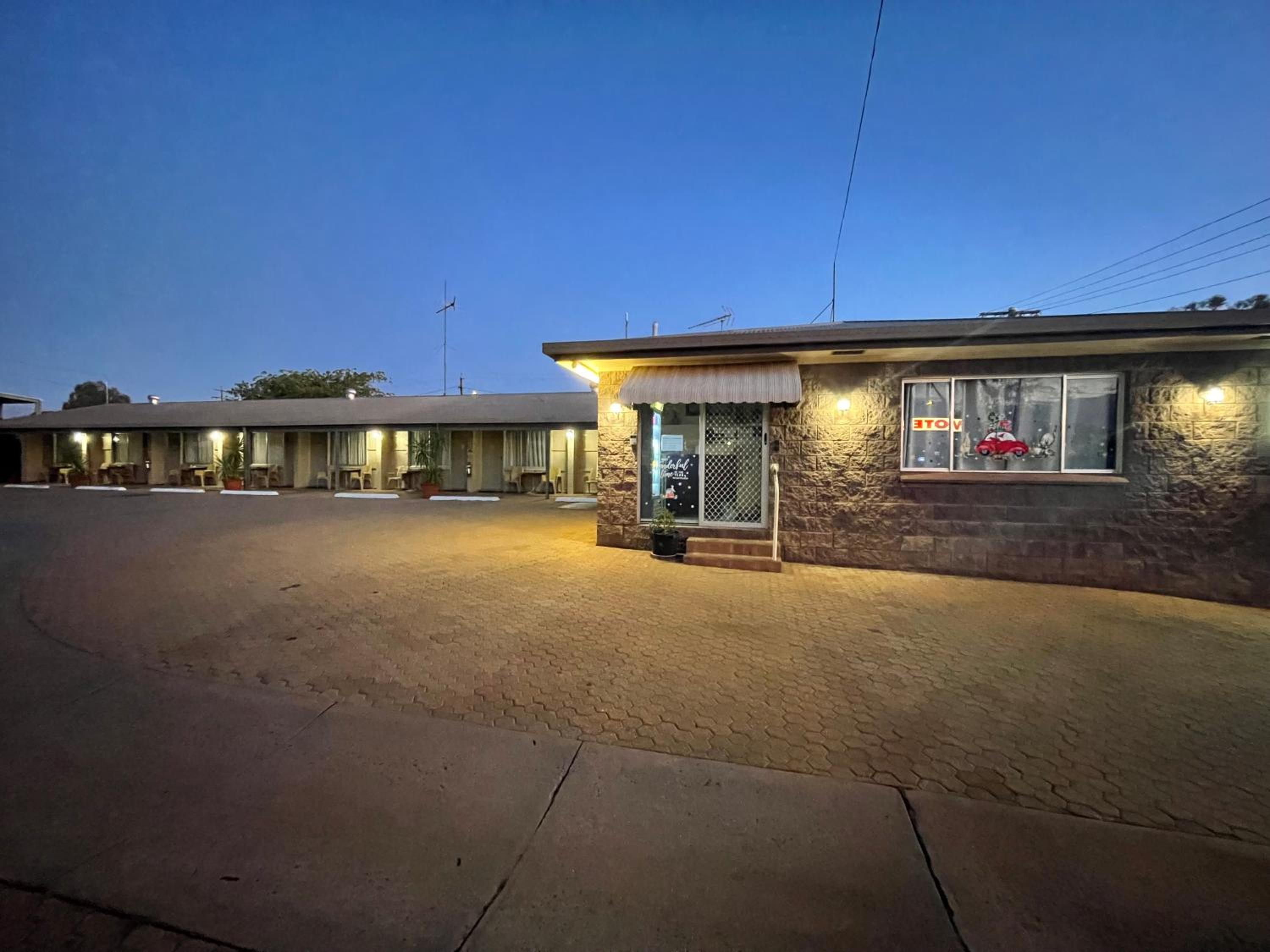 Warrego Motel view 5