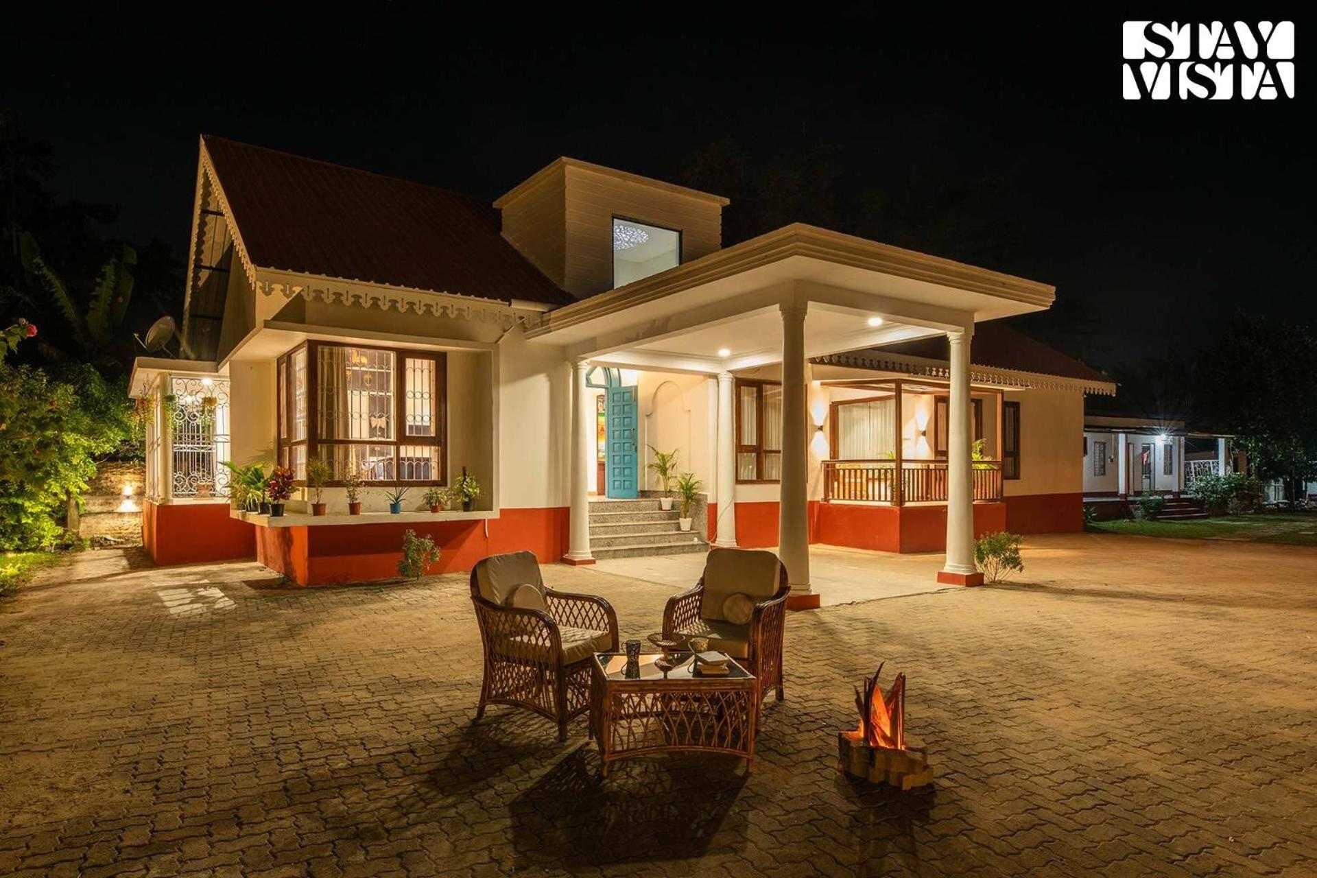 StayVista's Rupohi - Jorhat with Manicured Lawn & Gazebo view 2