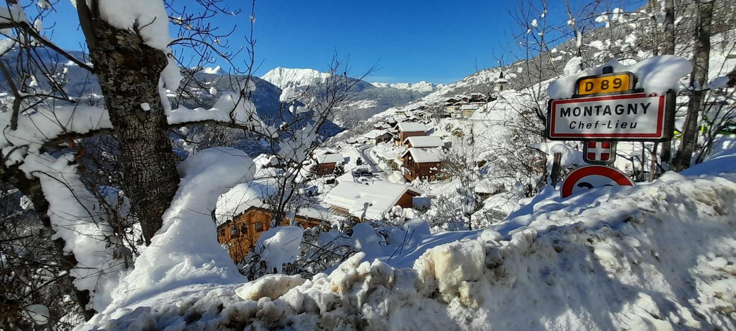 Ski Chalet - Chez Helene Ski fb view 2