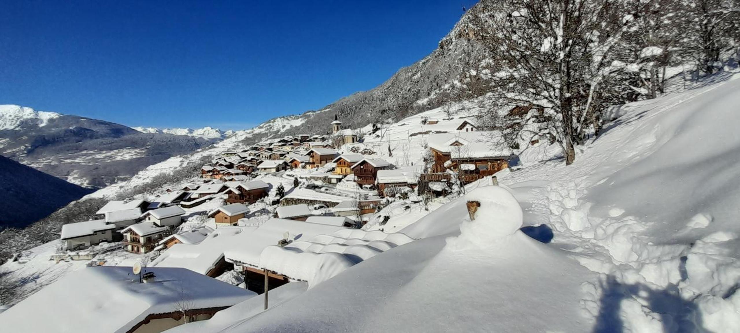 Ski Chalet - Chez Helene Ski fb view 4