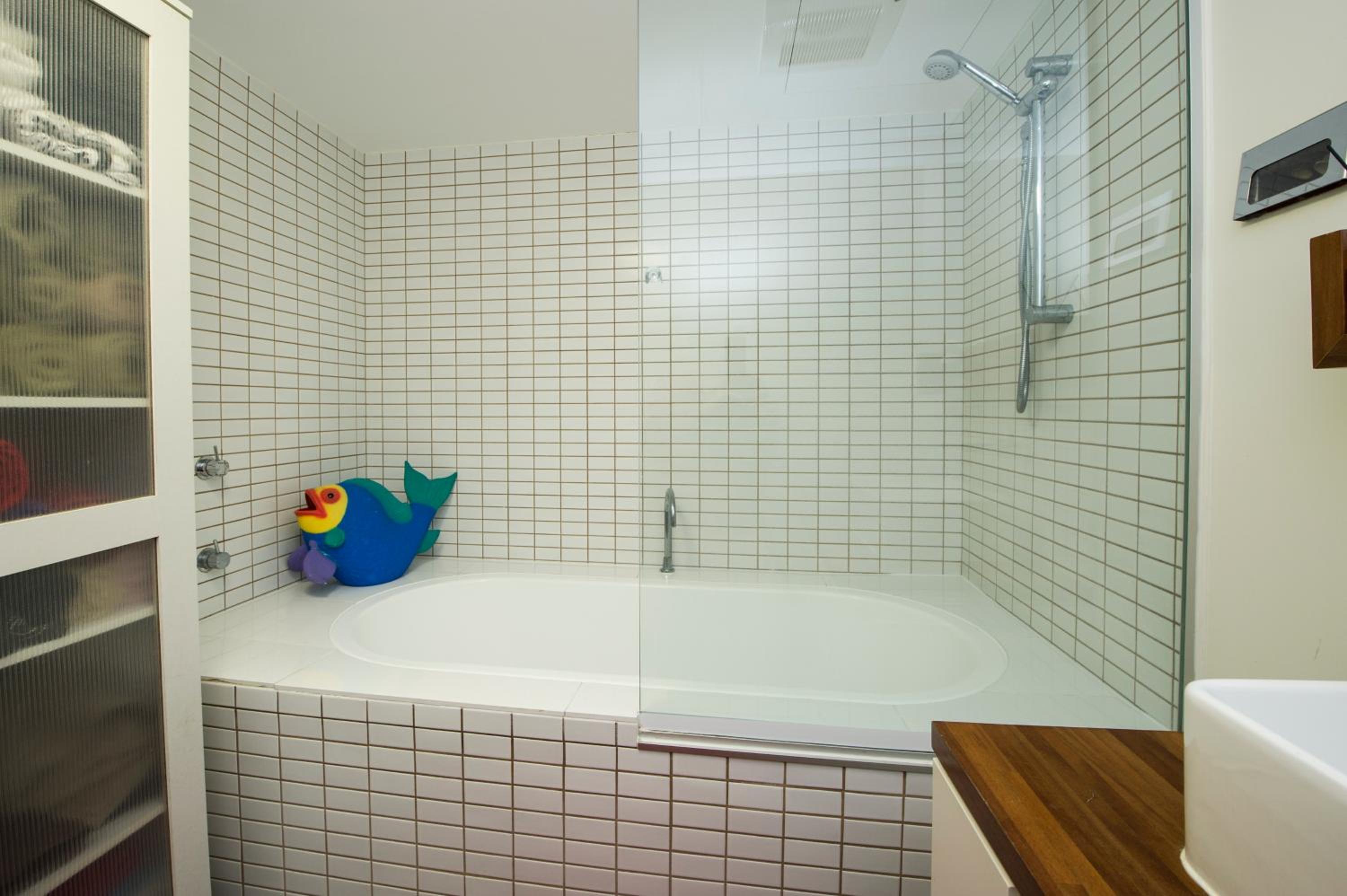 Panoramic Ocean Views 2 bed/2 bath Unit, Nelly Bay