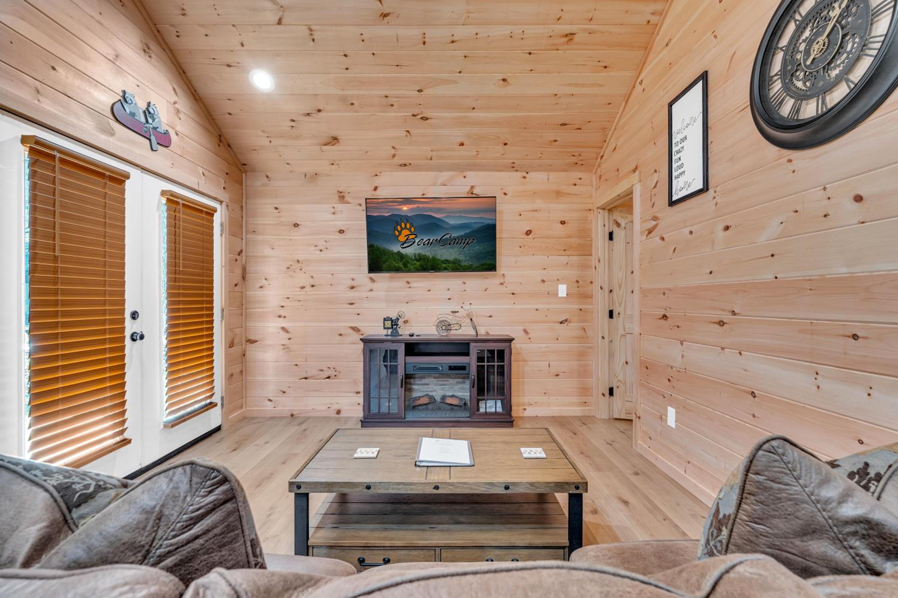 Getaway Cottage, Pickleball Court, Creek, WIFI, Mountain Views, WIFI