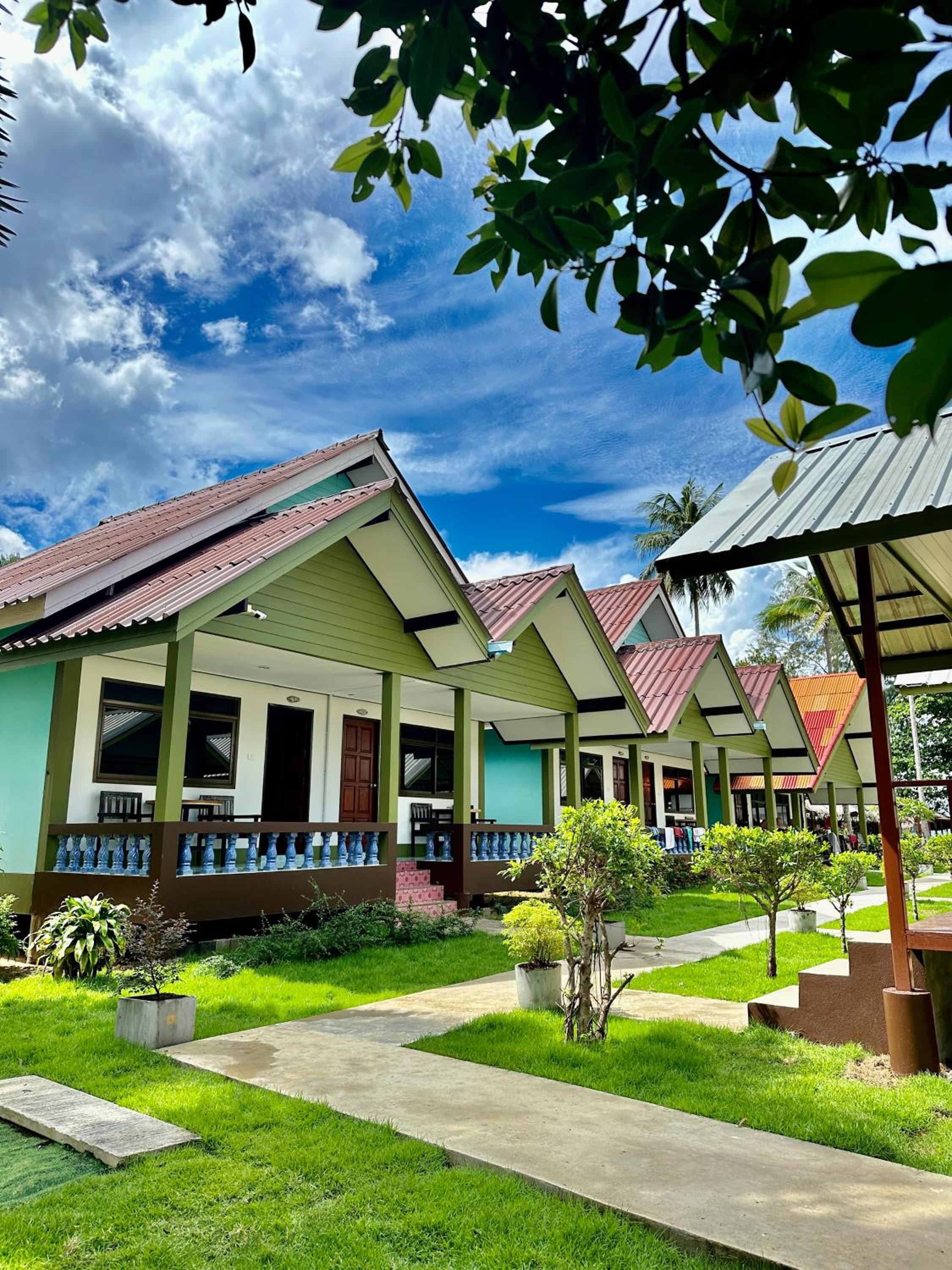Lanta L.D. Beach Bungalow