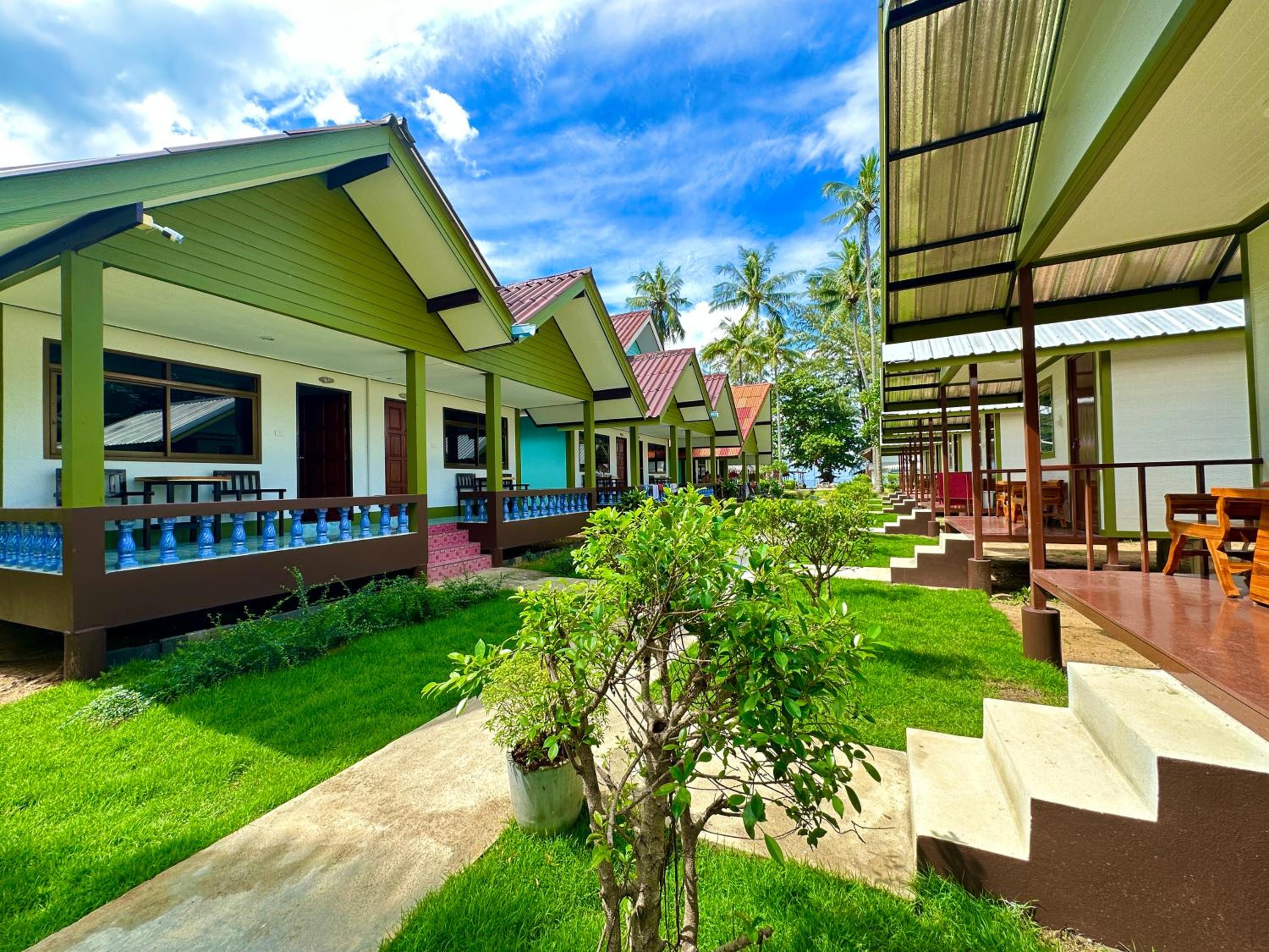 Lanta L.D. Beach Bungalow