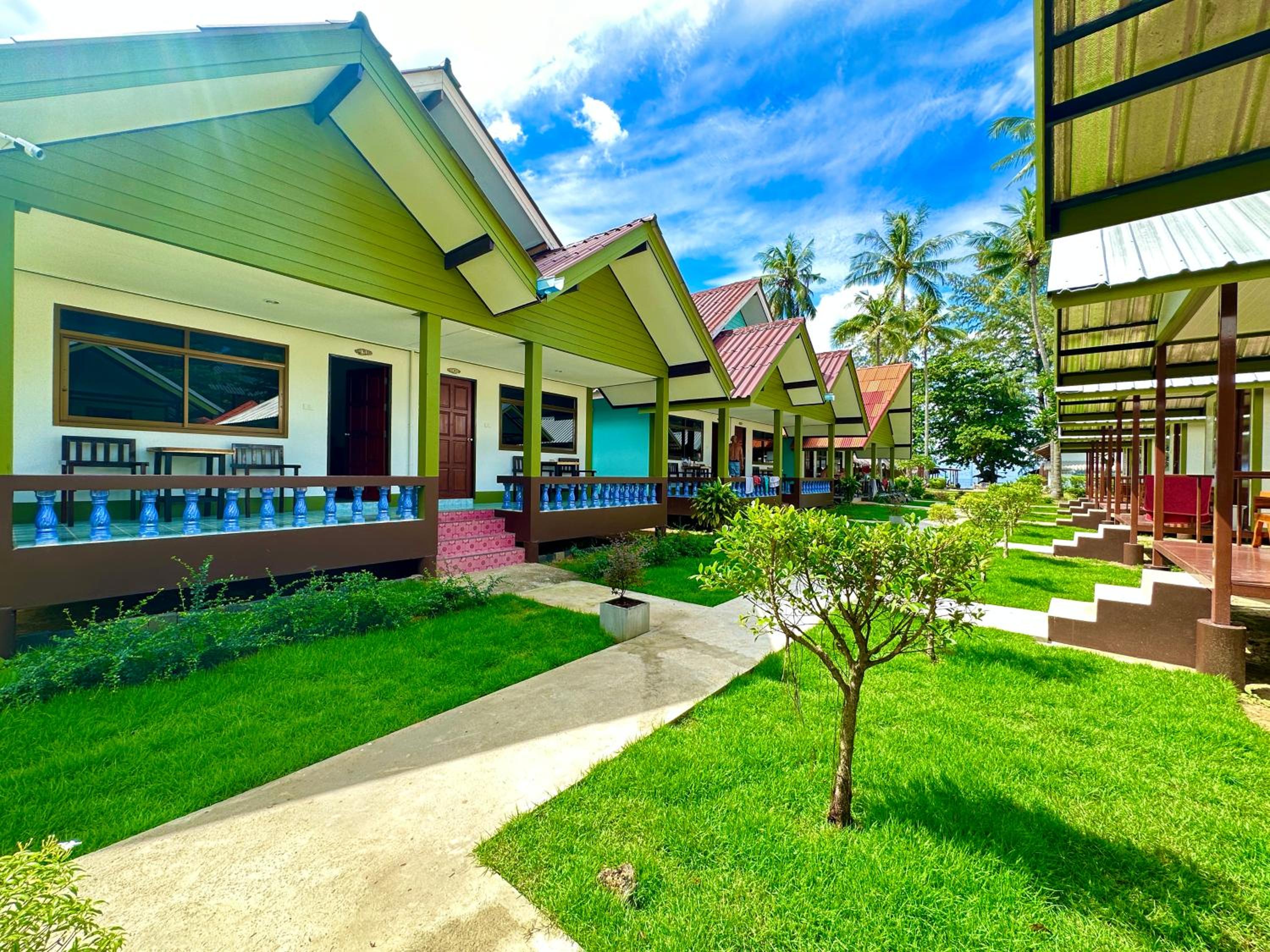 Lanta L.D. Beach Bungalow